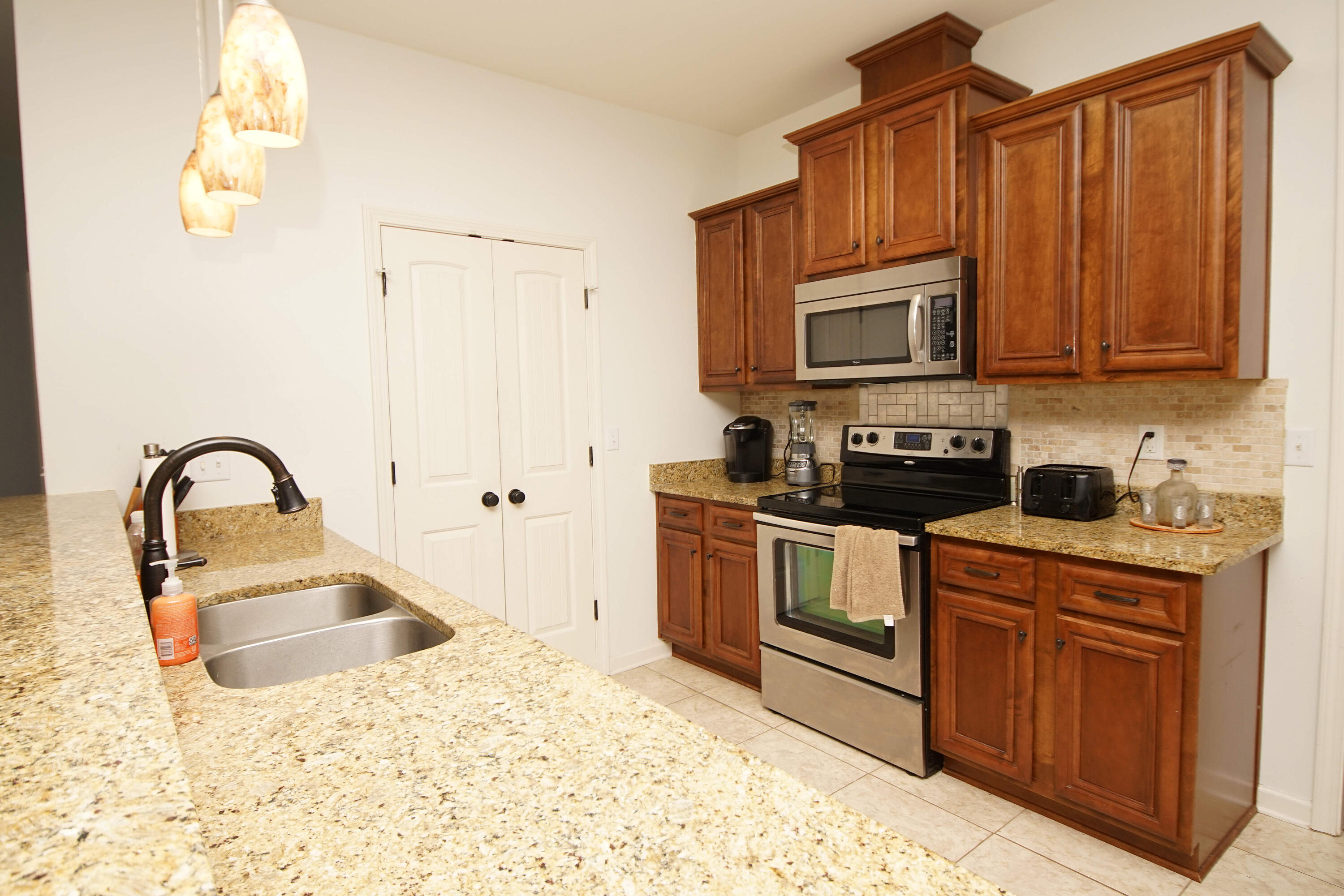 SHADOW PINES - Residential Lease