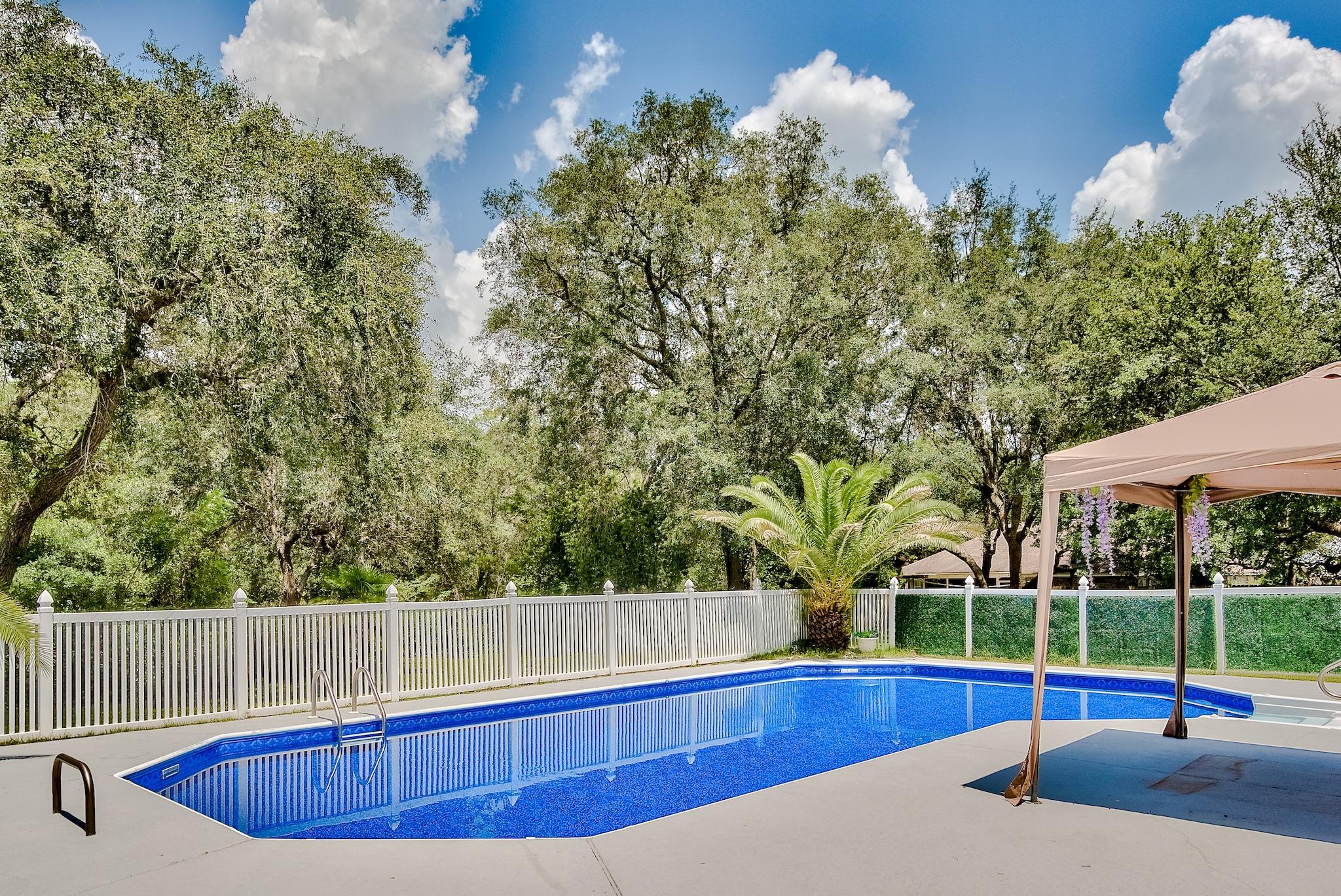 PARKWOOD ESTATES PH 1 BLUEWATER BAY - Residential