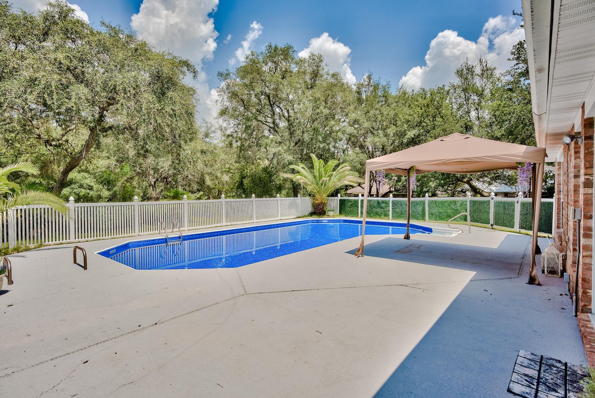 PARKWOOD ESTATES PH 1 BLUEWATER BAY - Residential