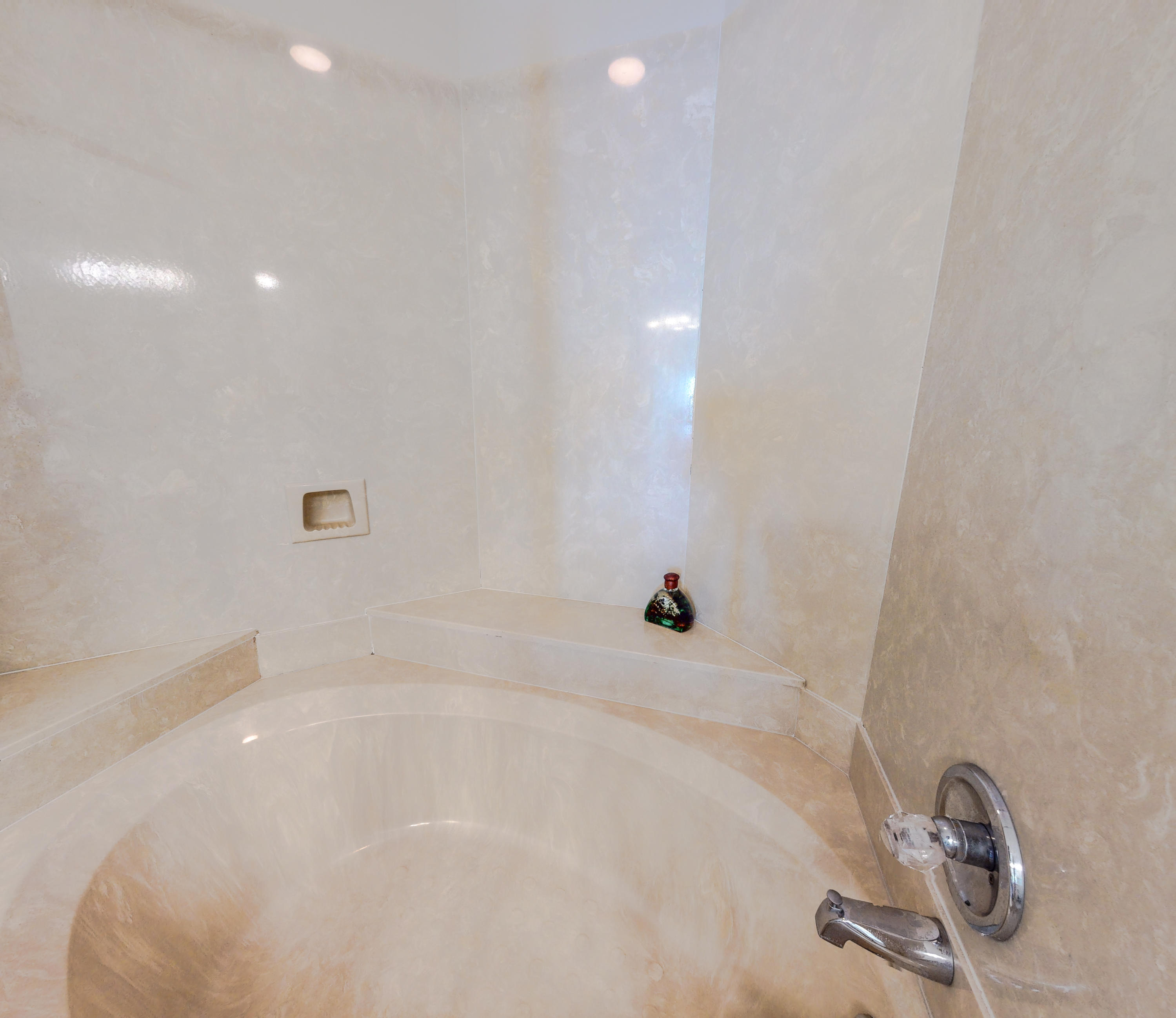 BAYSIDE VILLAS CONDO - Residential