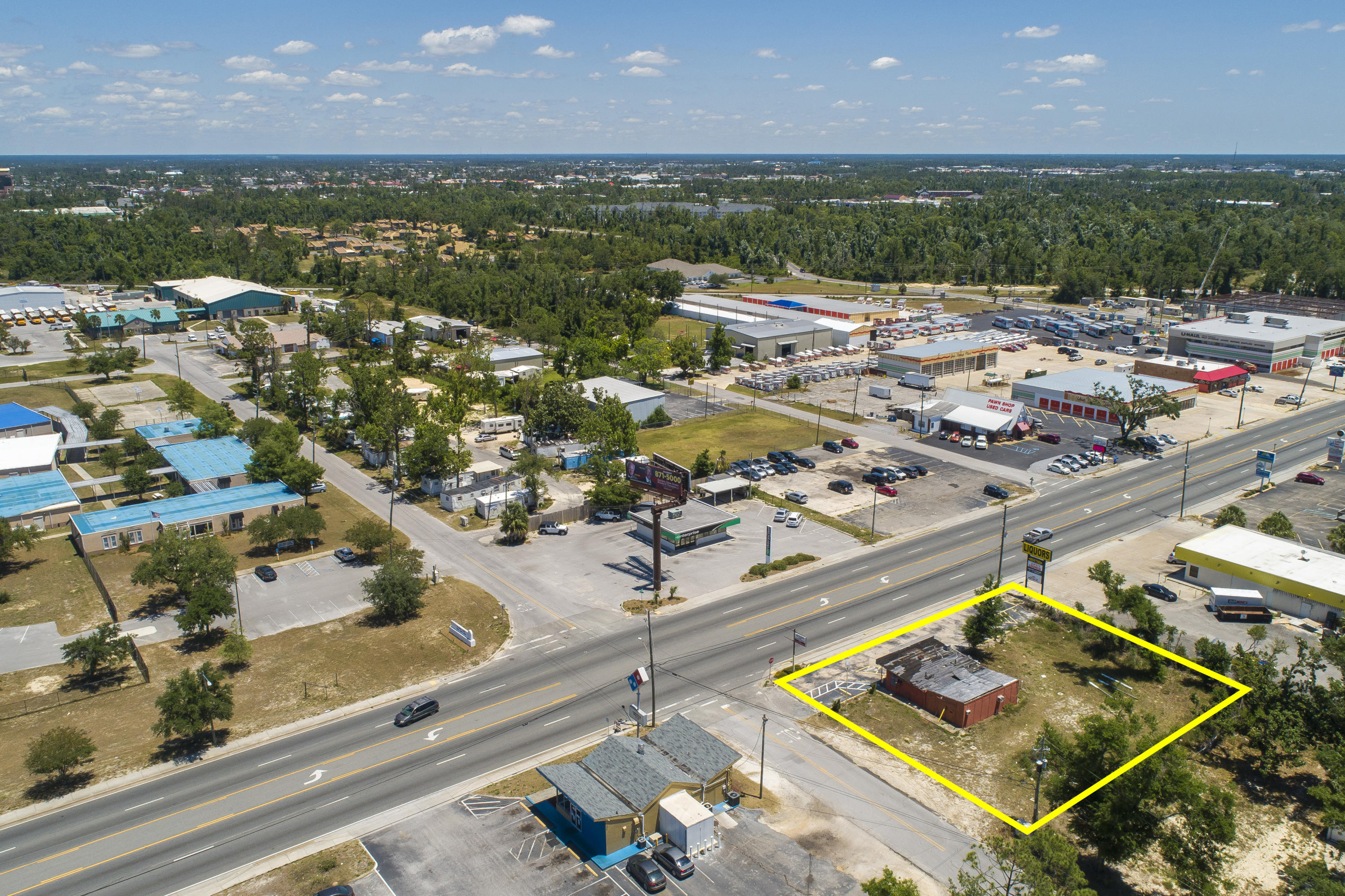 Main image without alt text