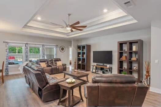 HILLWOOD ESTATES - Residential