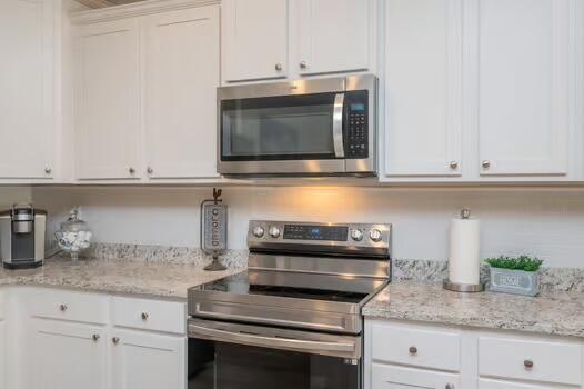 HILLWOOD ESTATES - Residential