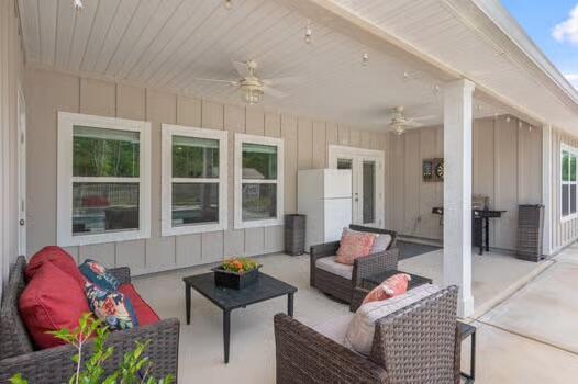 HILLWOOD ESTATES - Residential