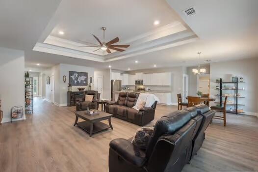 HILLWOOD ESTATES - Residential