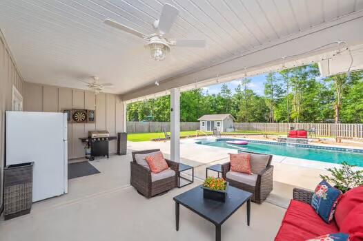 HILLWOOD ESTATES - Residential
