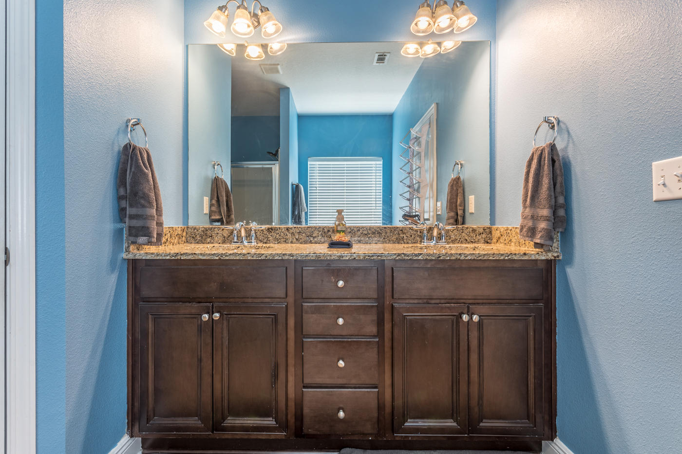 FOX VALLEY - Residential