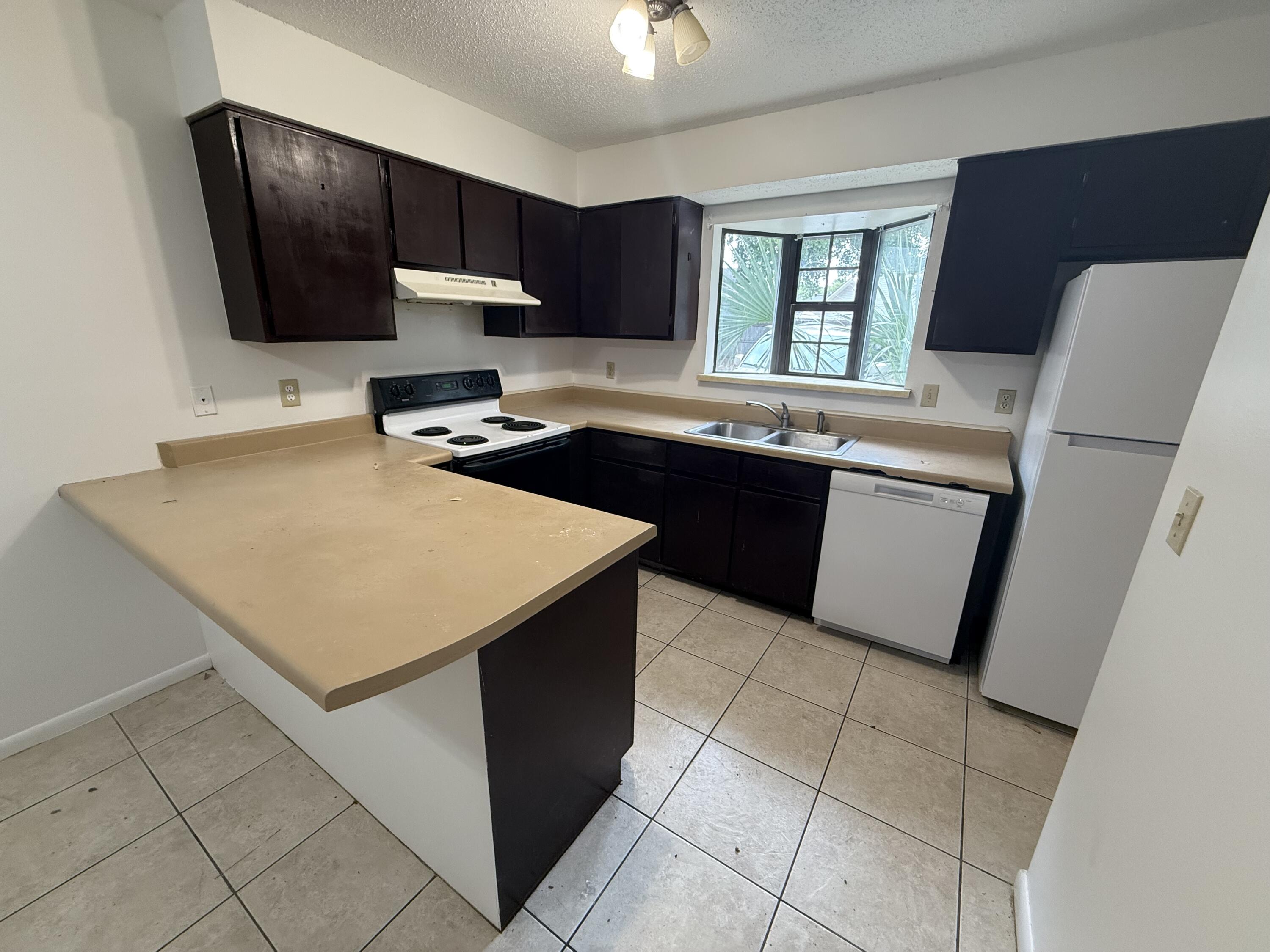 CAMBRIDGE T/H - Residential Lease