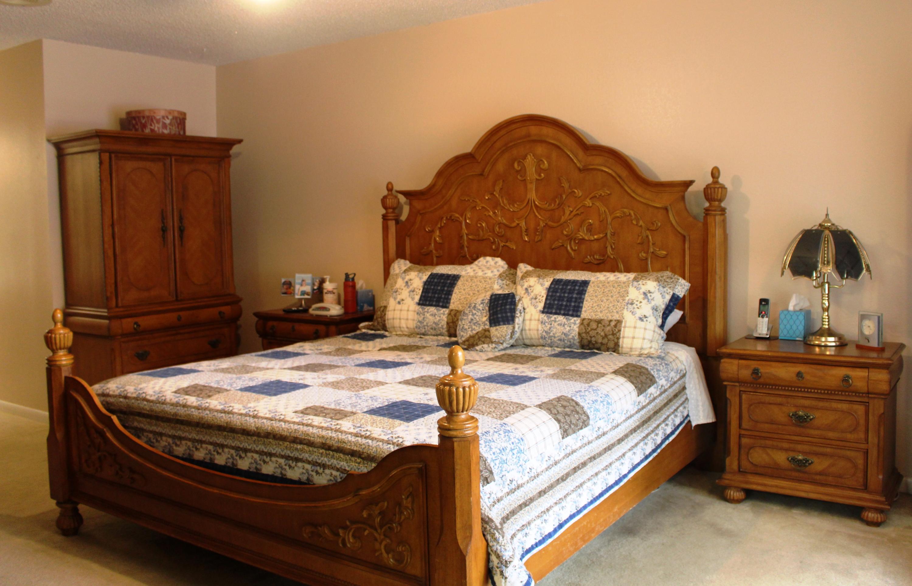 HOLLY HILLS - Residential