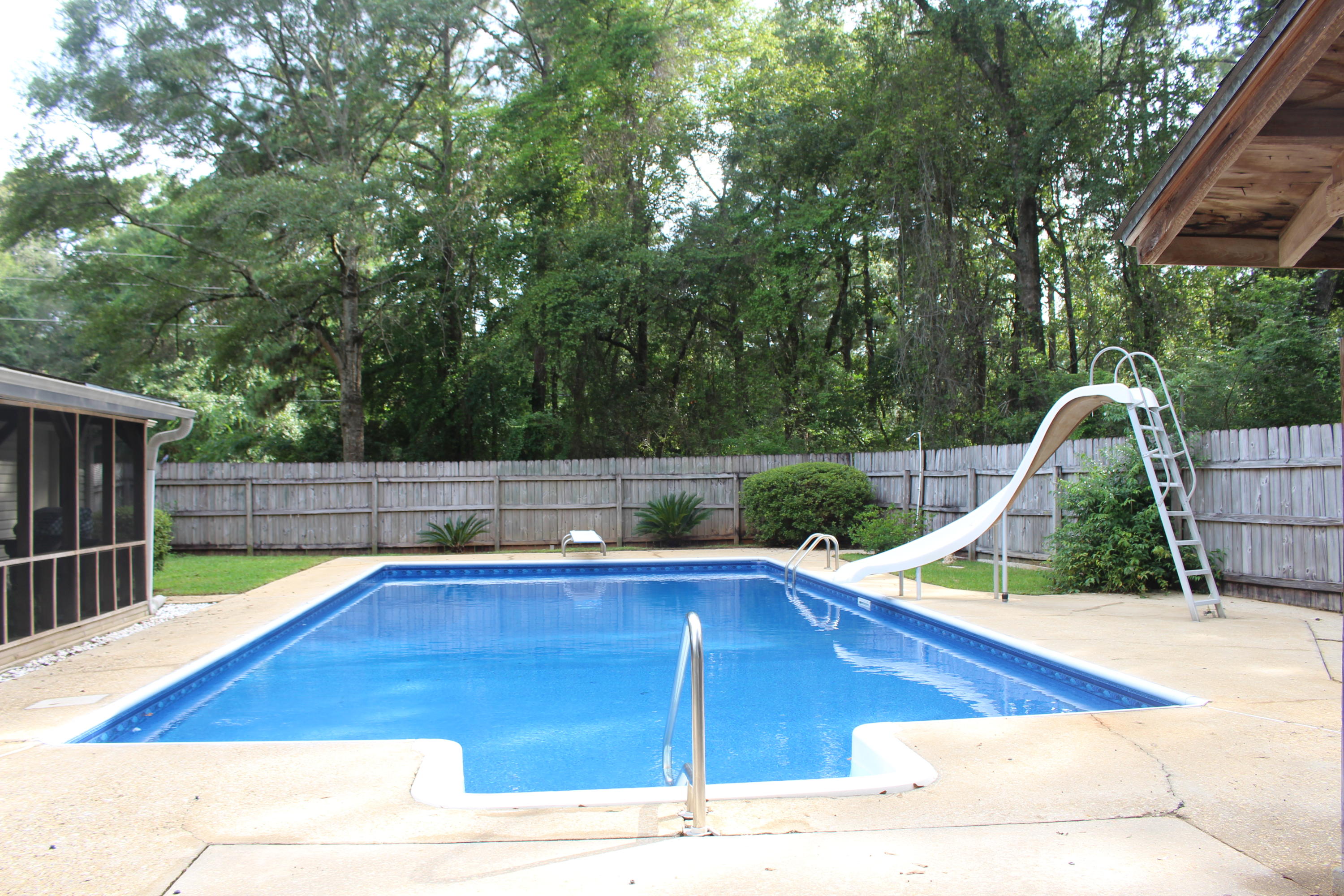 HOLLY HILLS - Residential