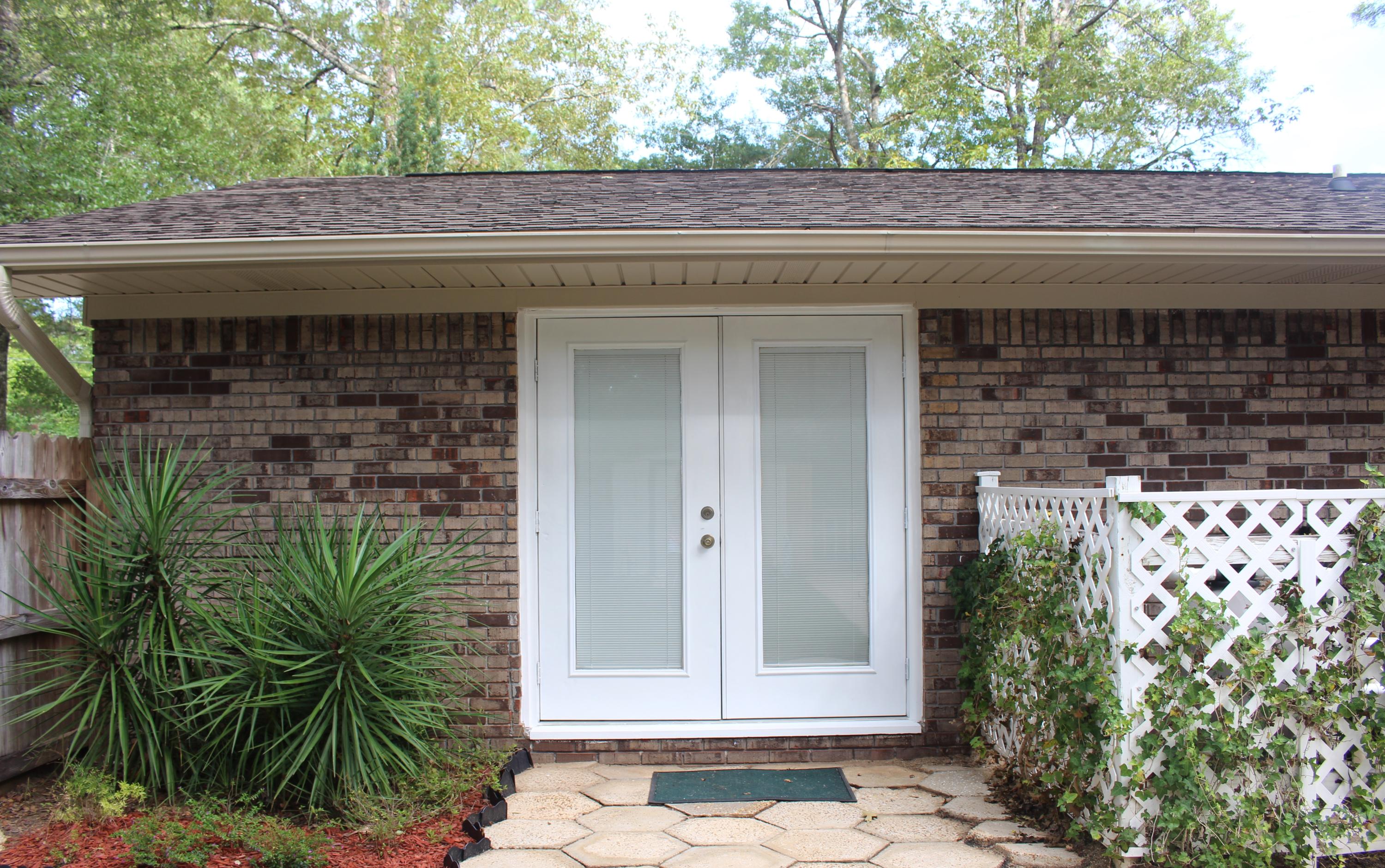 HOLLY HILLS - Residential