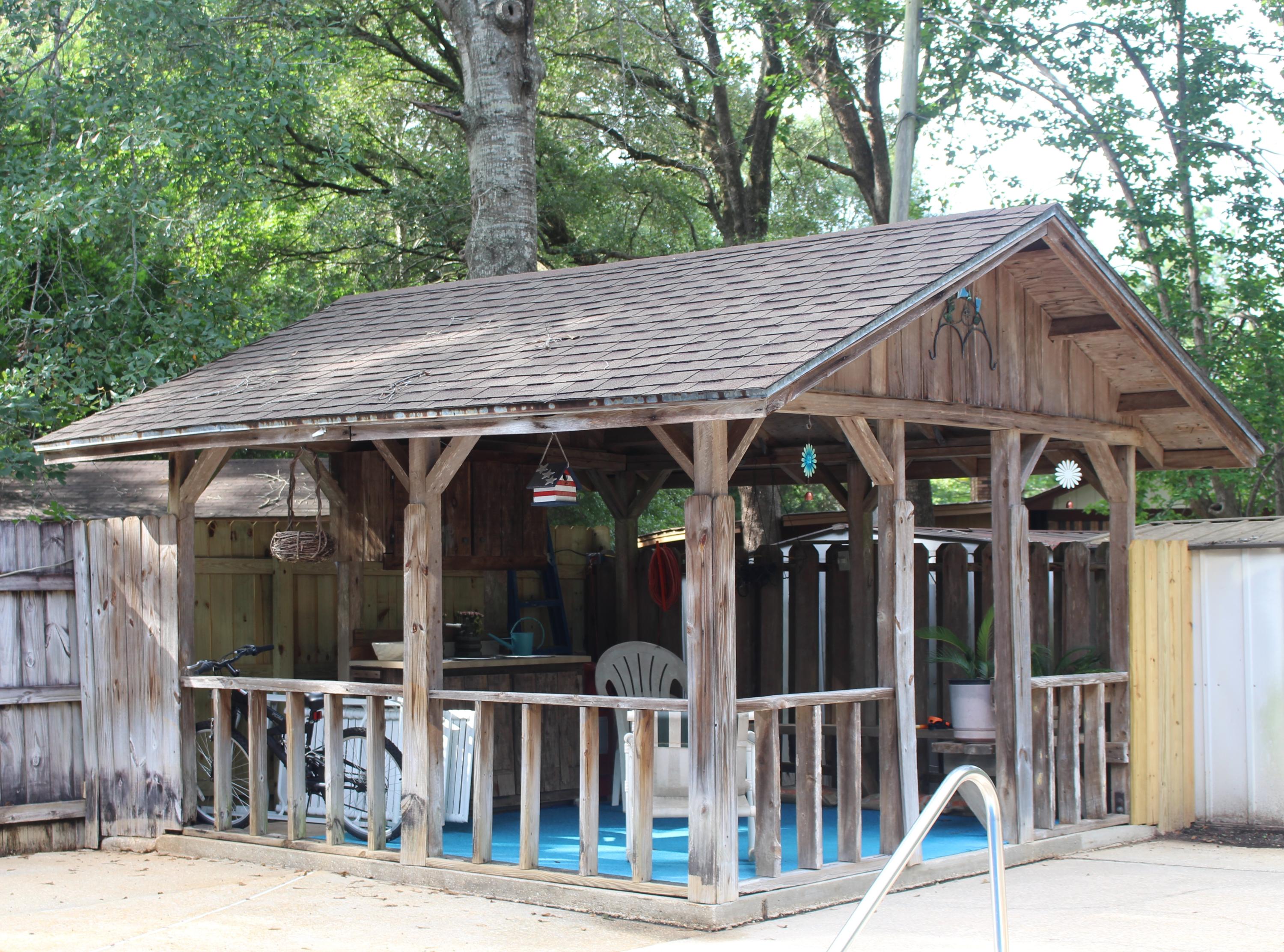 HOLLY HILLS - Residential