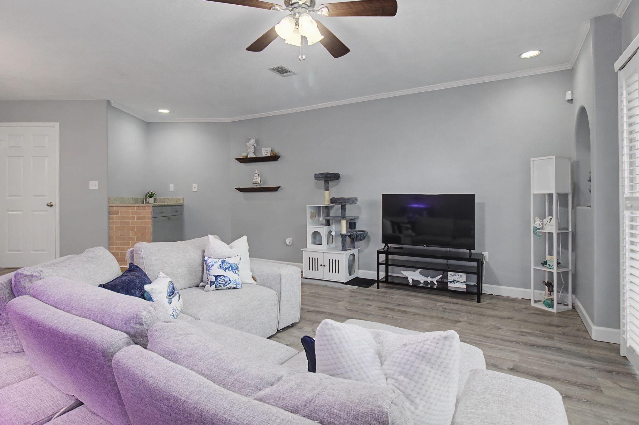 PELICAN PLACE T/H WEST - Residential Lease