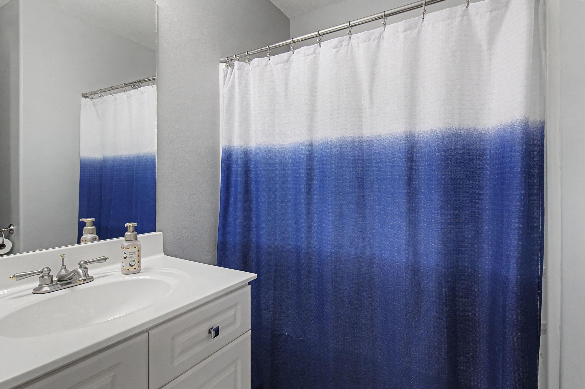 PELICAN PLACE T/H WEST - Residential Lease