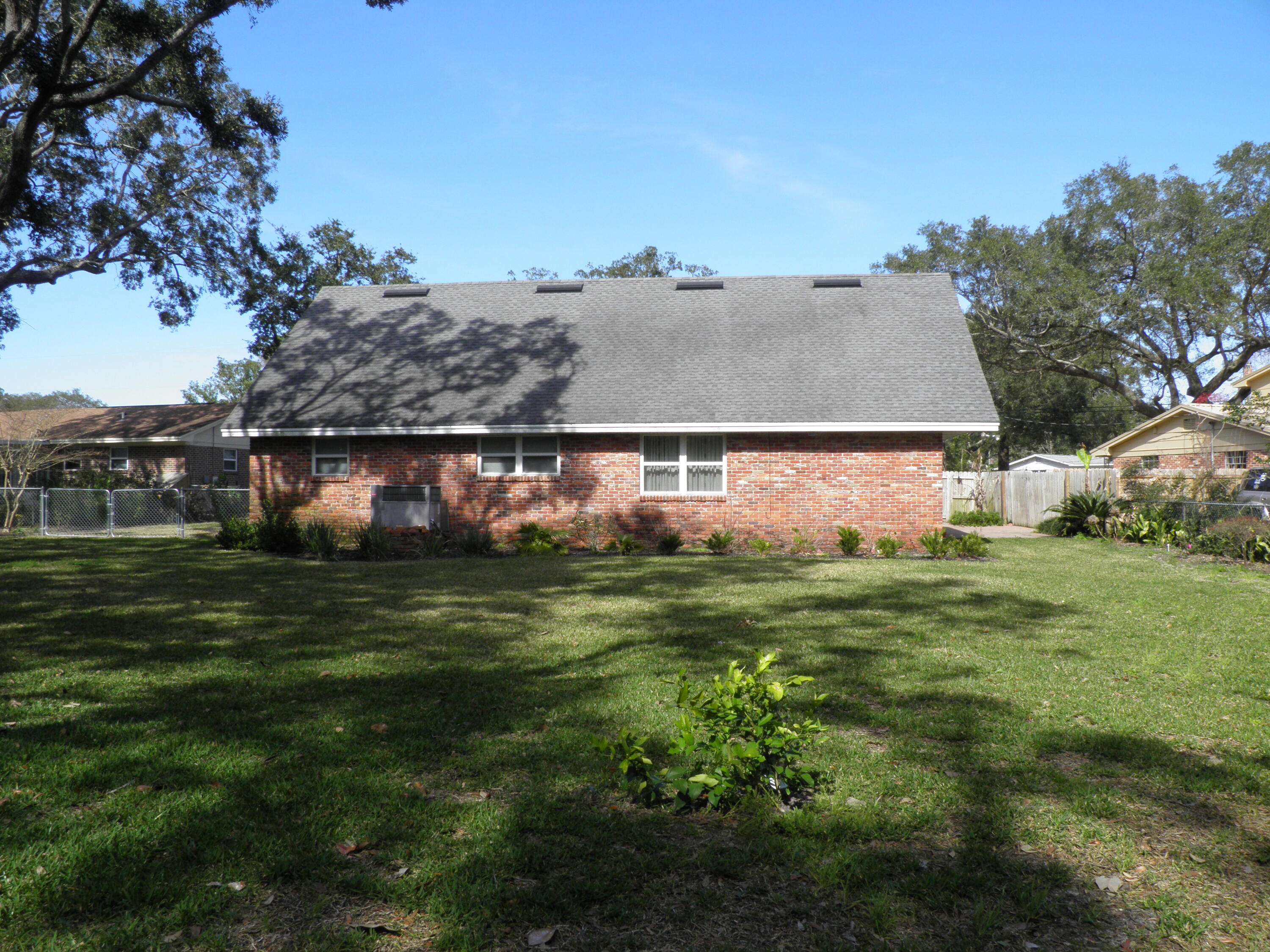 COLONY ESTATES - Residential Lease