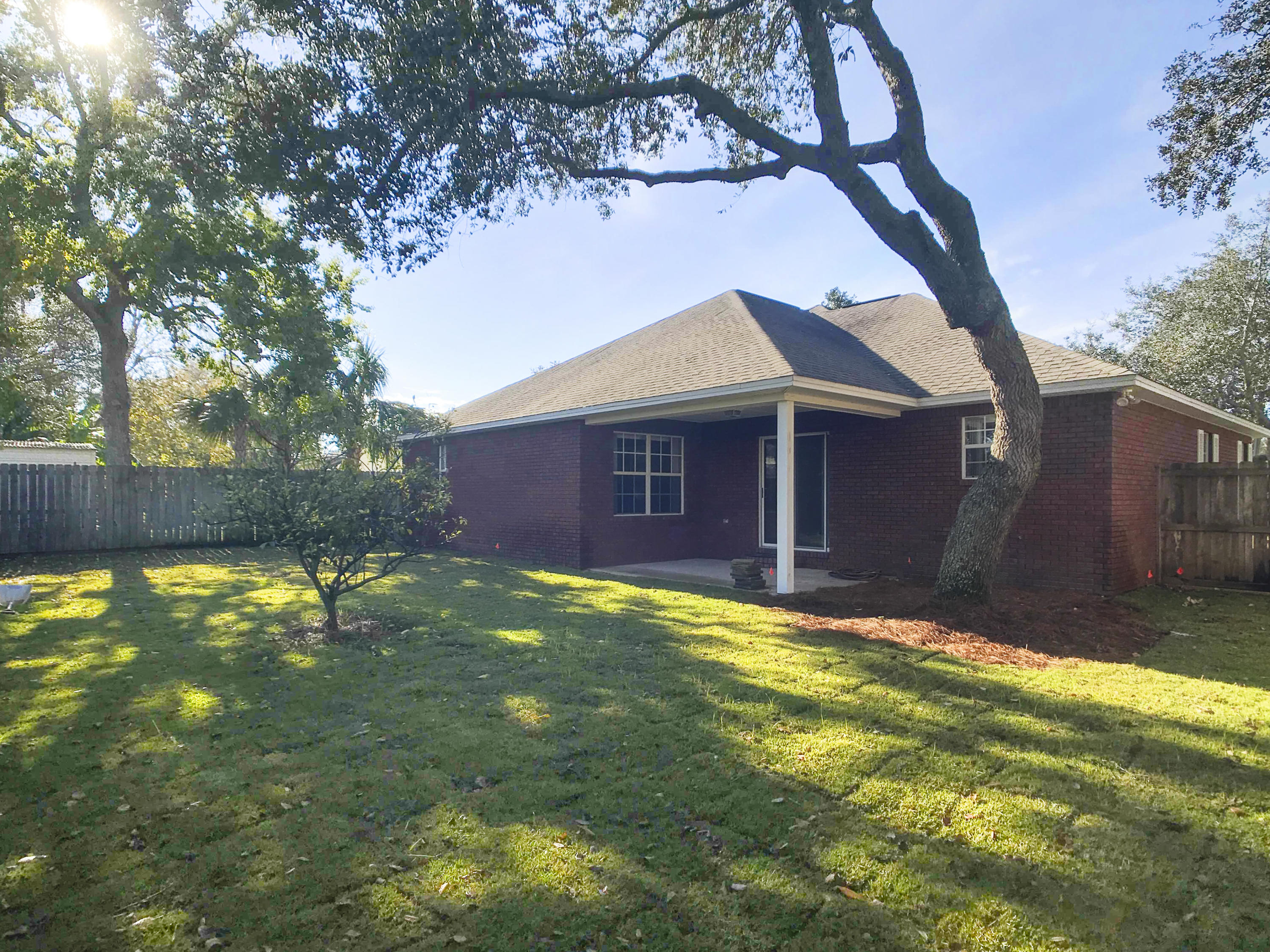 LAKESIDE VILLAGE - Residential