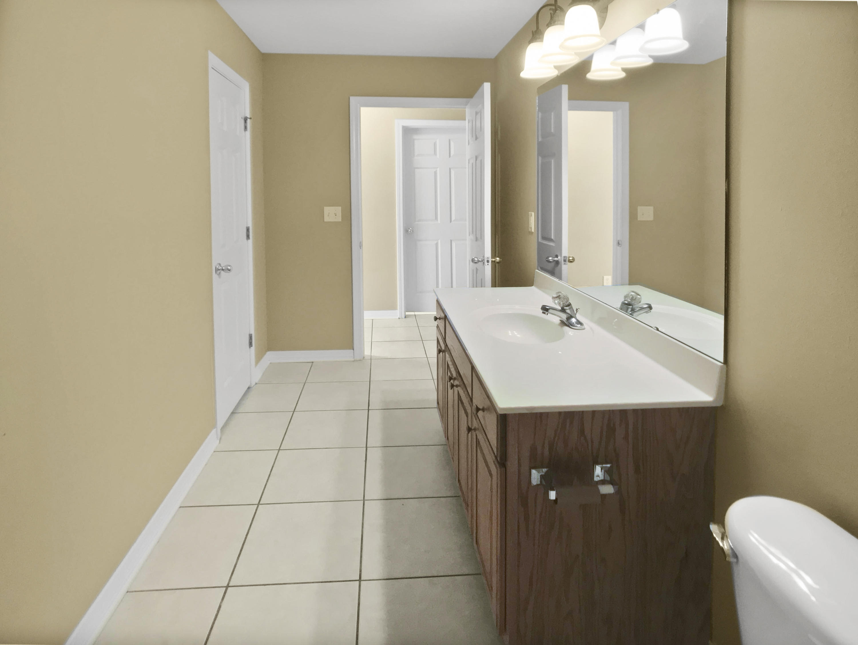 LAKESIDE VILLAGE - Residential