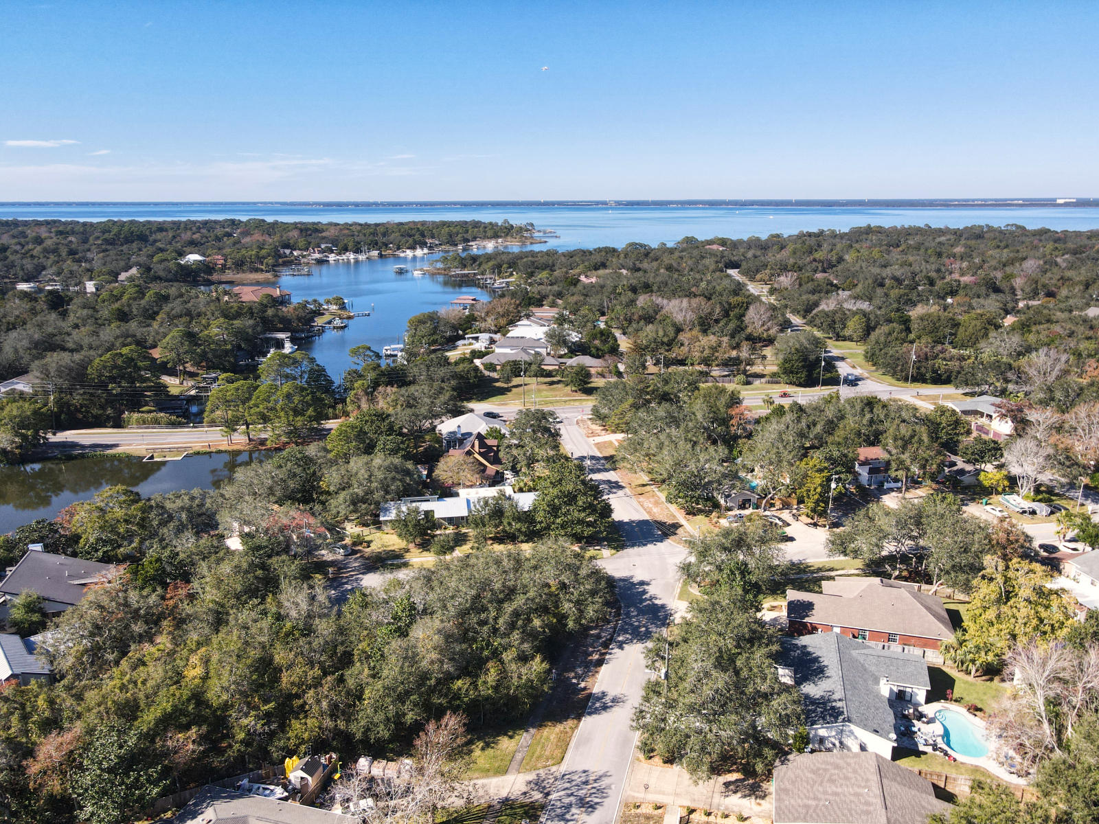 LAKESIDE VILLAGE - Residential
