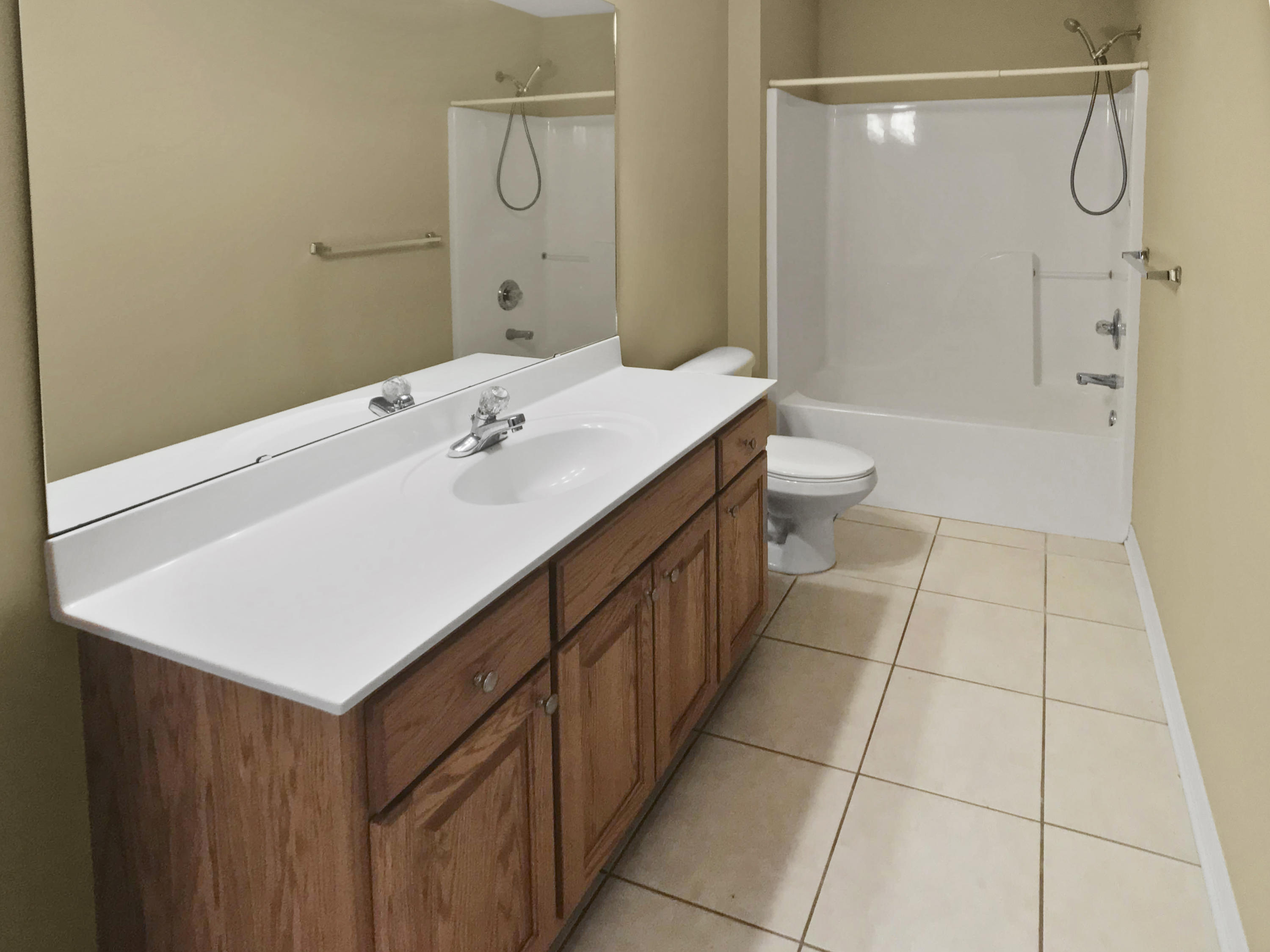 LAKESIDE VILLAGE - Residential