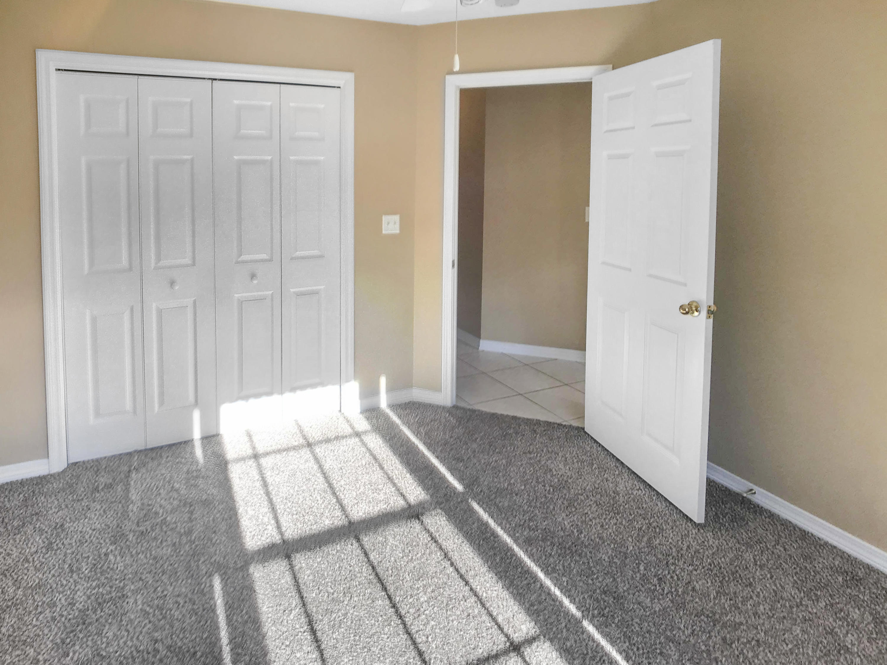 LAKESIDE VILLAGE - Residential