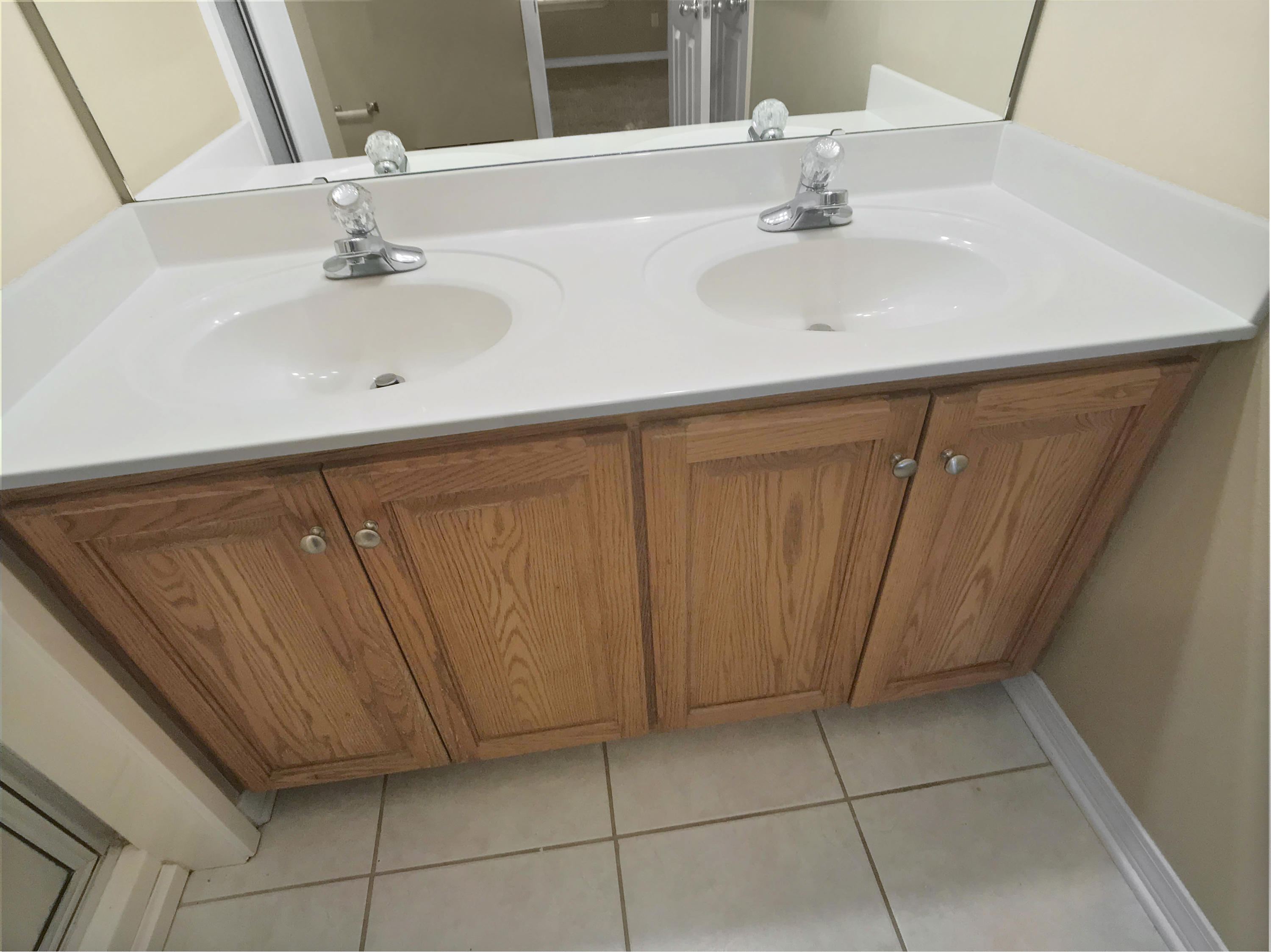 LAKESIDE VILLAGE - Residential