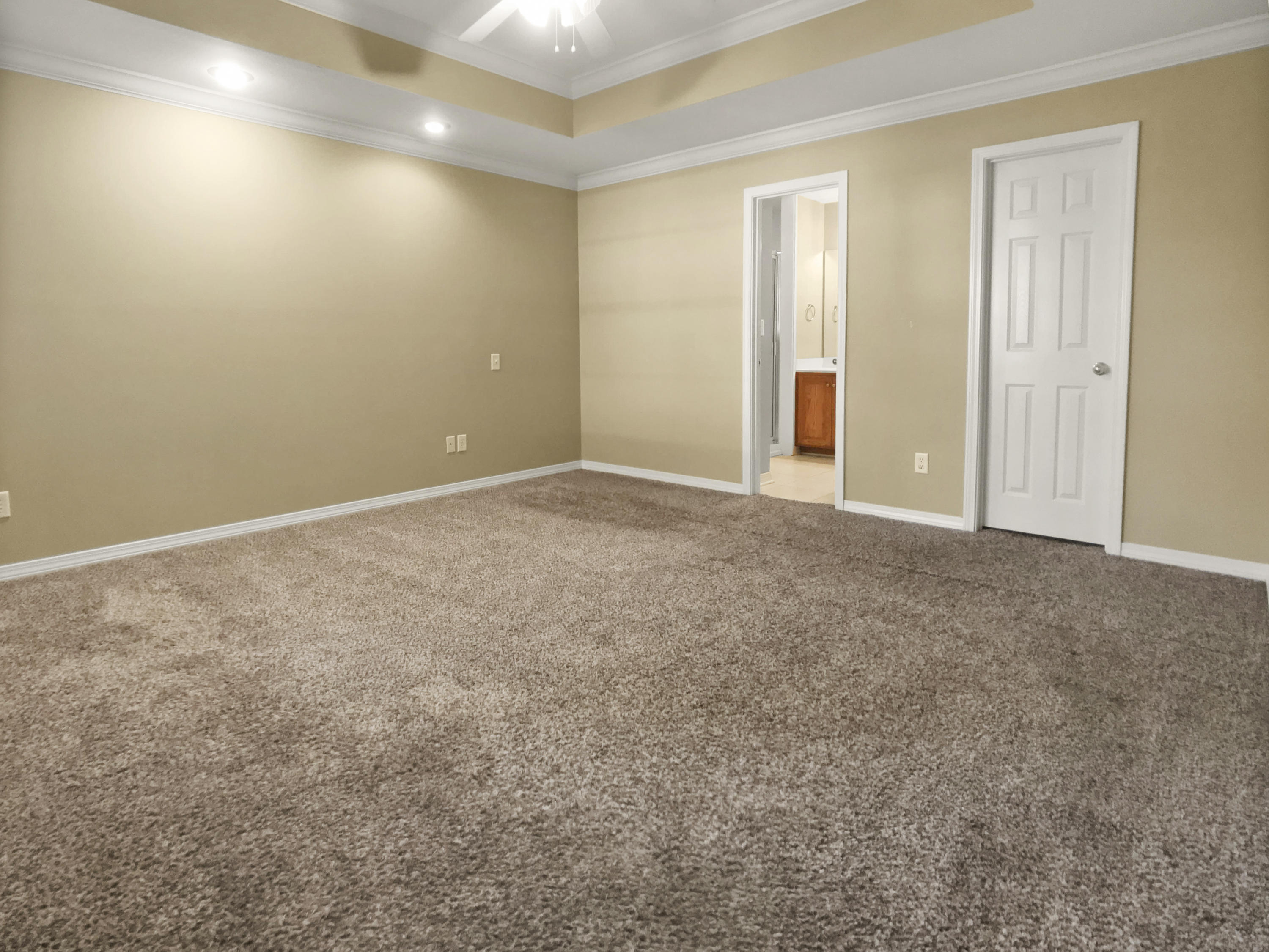 LAKESIDE VILLAGE - Residential