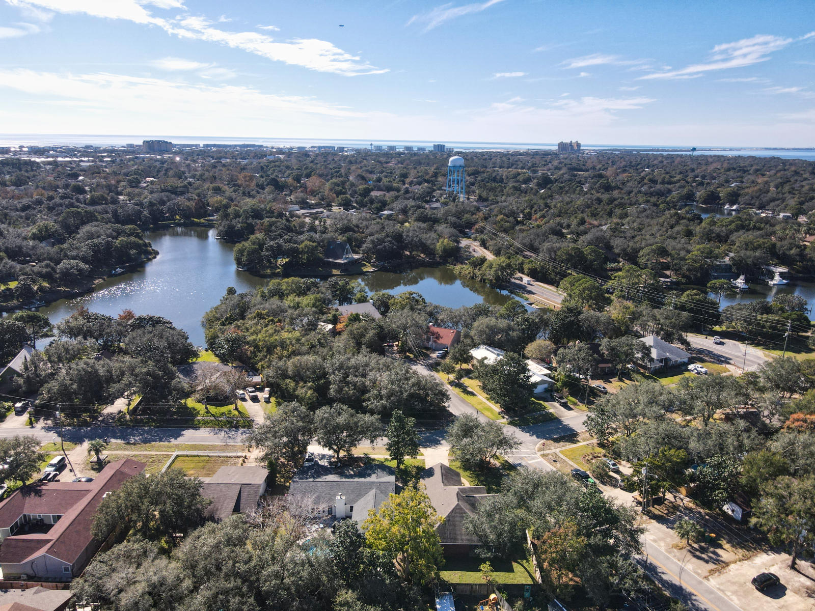 LAKESIDE VILLAGE - Residential