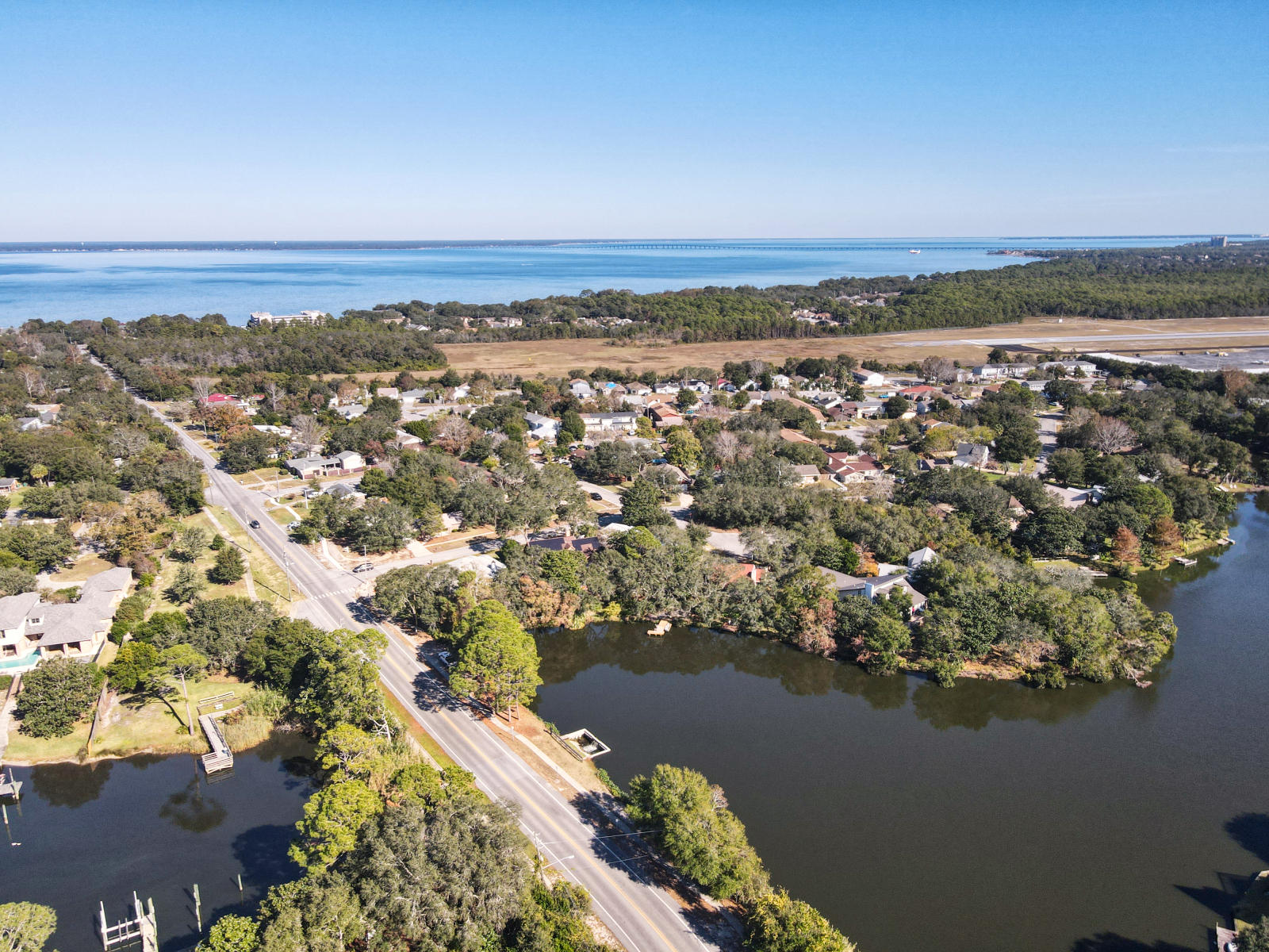 LAKESIDE VILLAGE - Residential