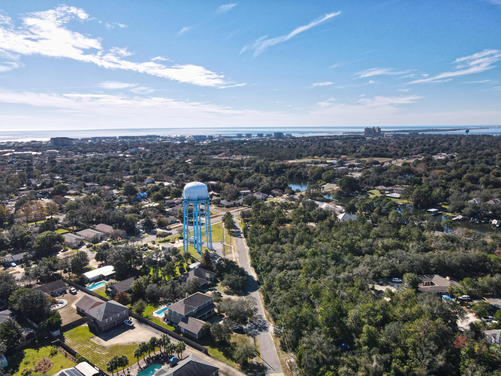 LAKESIDE VILLAGE - Residential