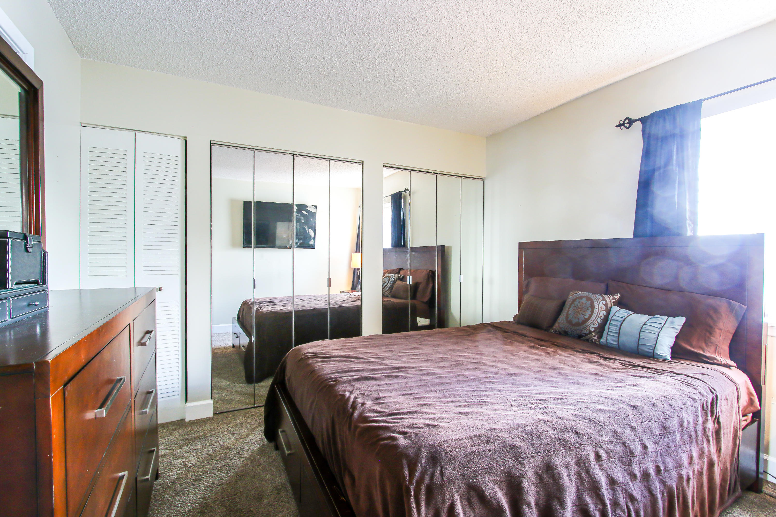 FINISTERRA CONDO - Residential