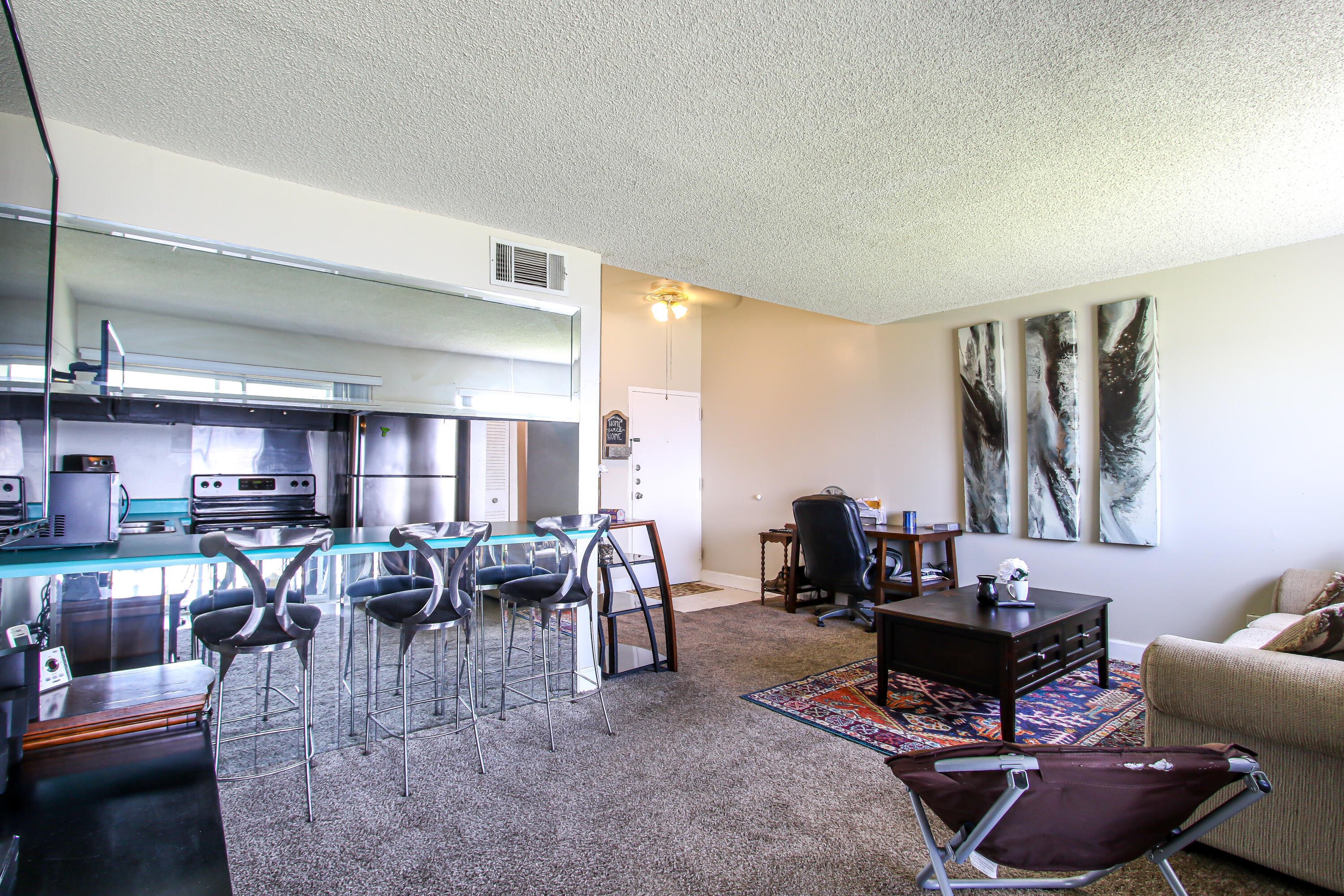 FINISTERRA CONDO - Residential