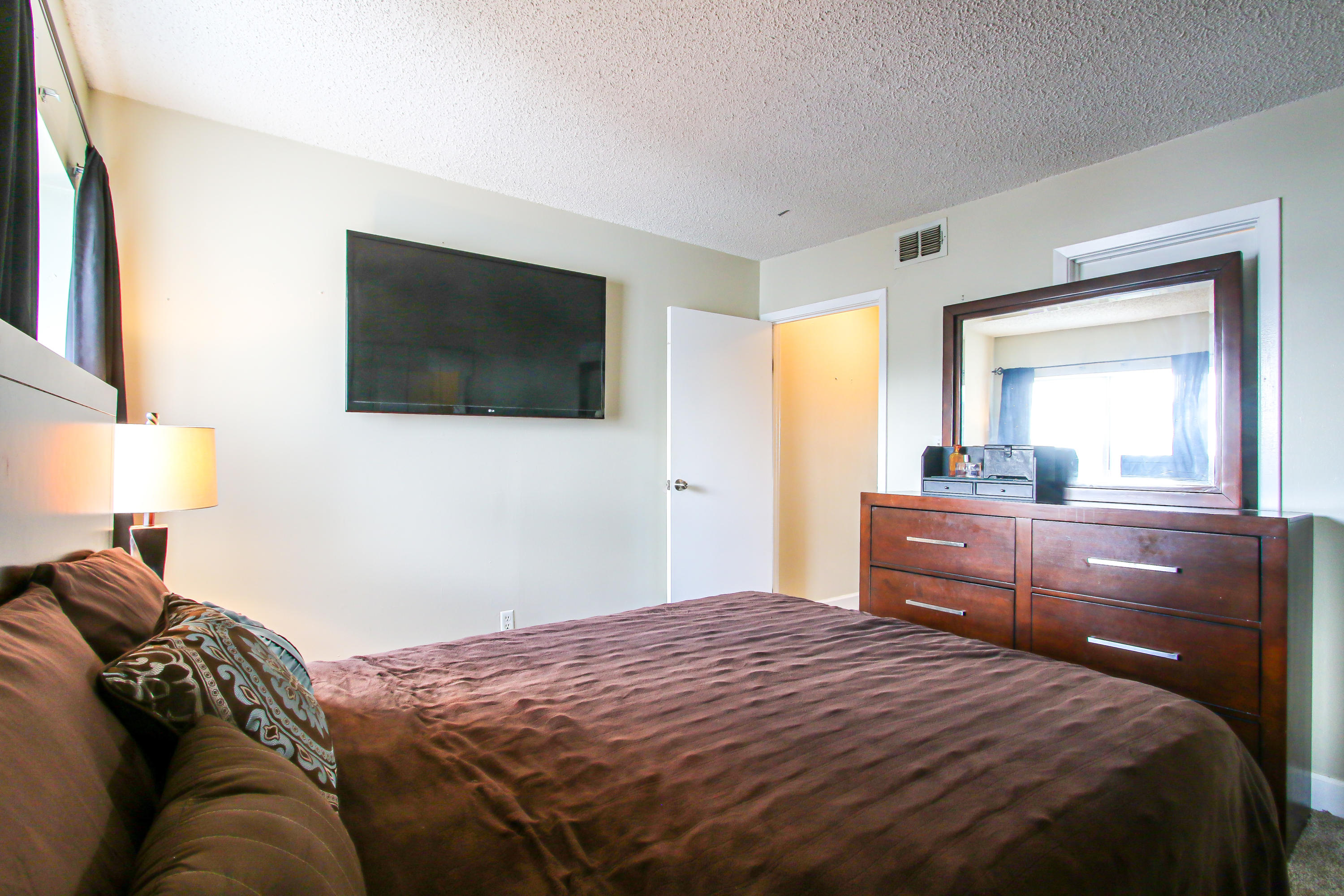 FINISTERRA CONDO - Residential