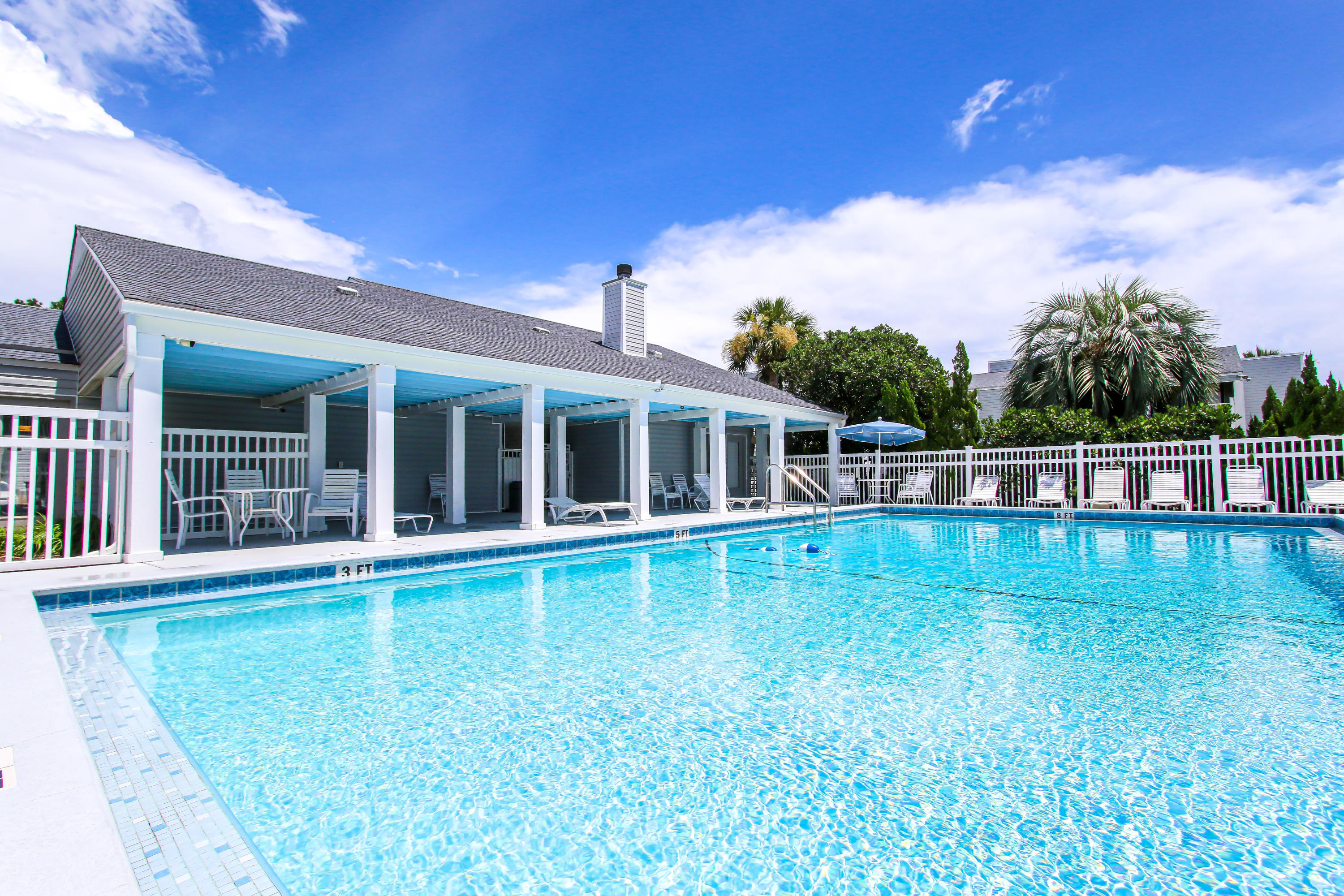 FINISTERRA CONDO - Residential