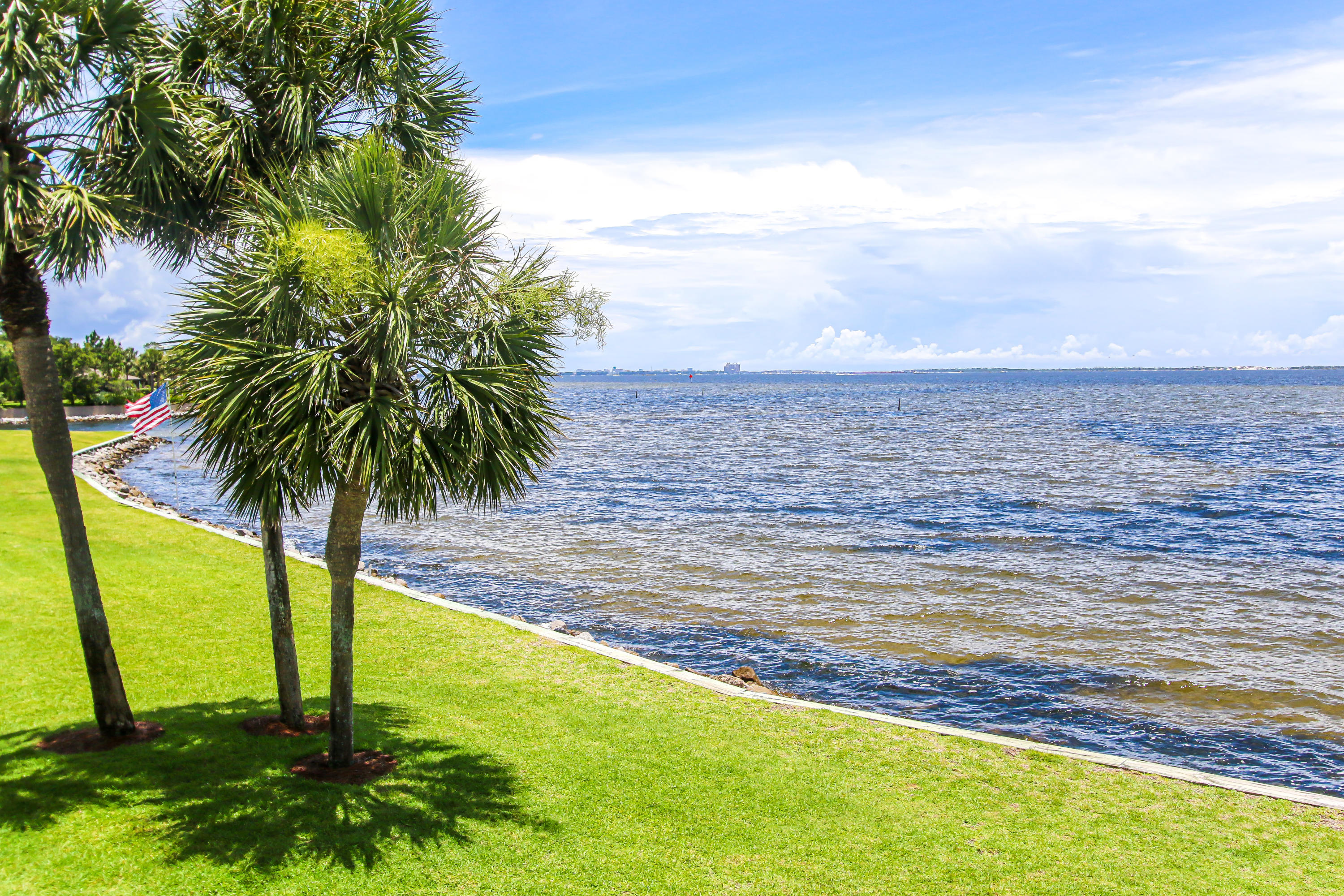 FINISTERRA CONDO - Residential