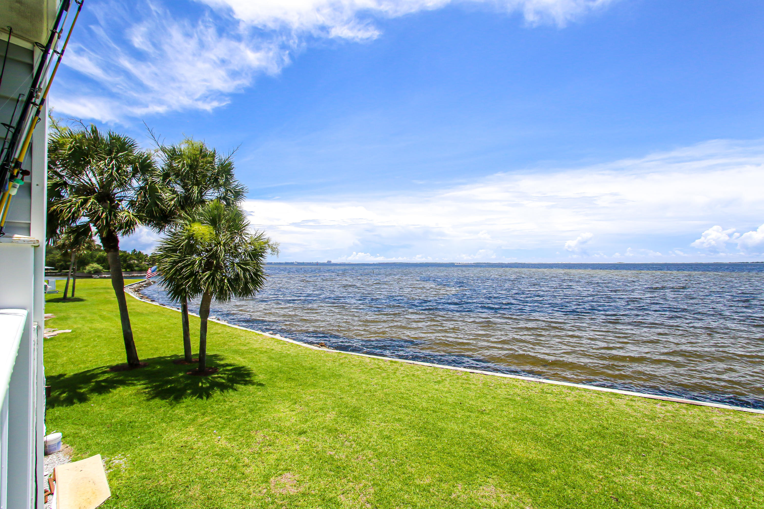 FINISTERRA CONDO - Residential