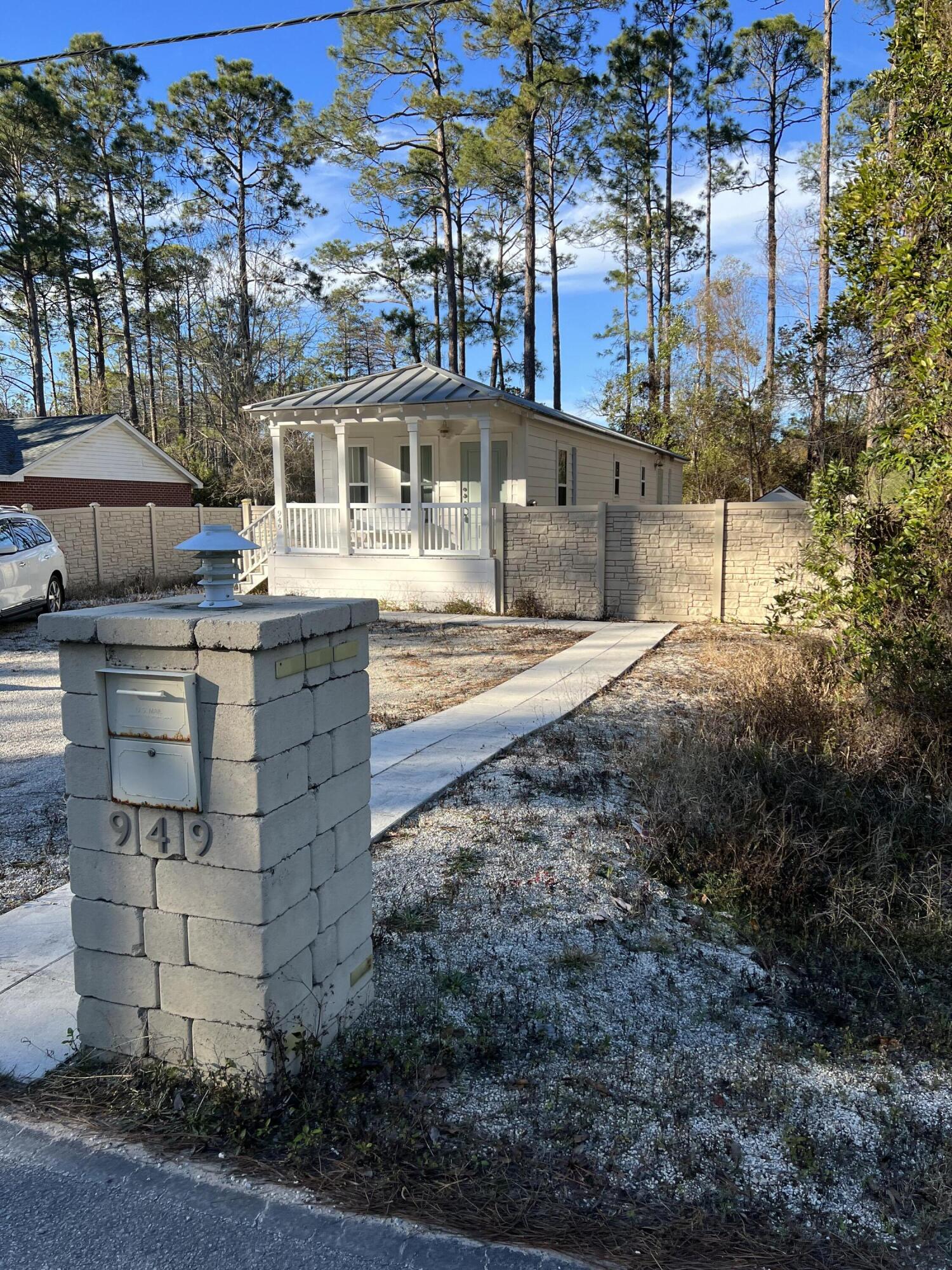 MAGNOLIA BEACH - Residential