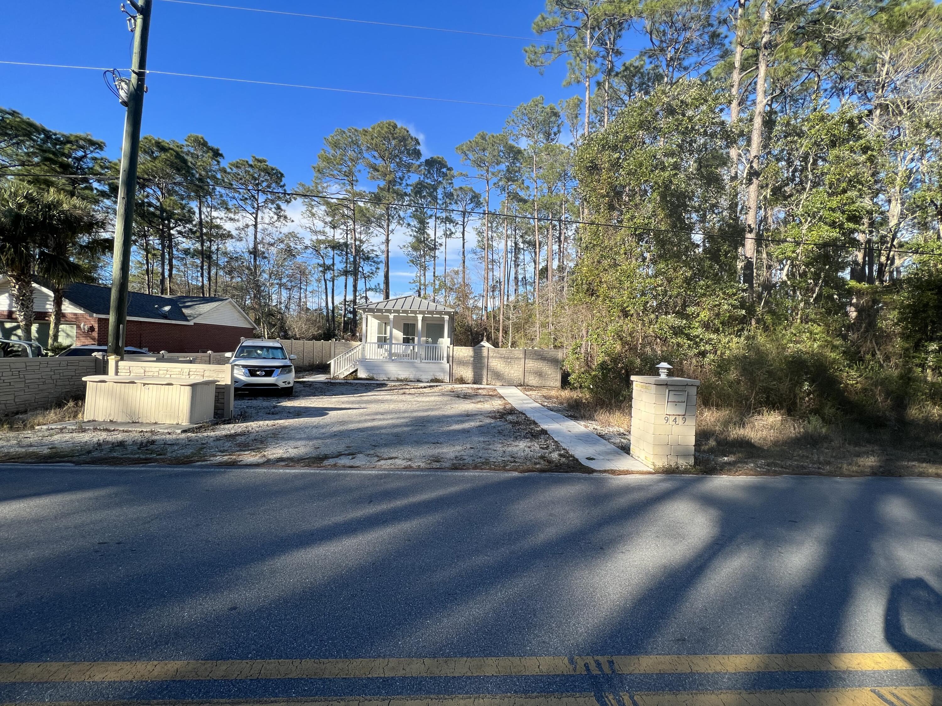 MAGNOLIA BEACH - Residential
