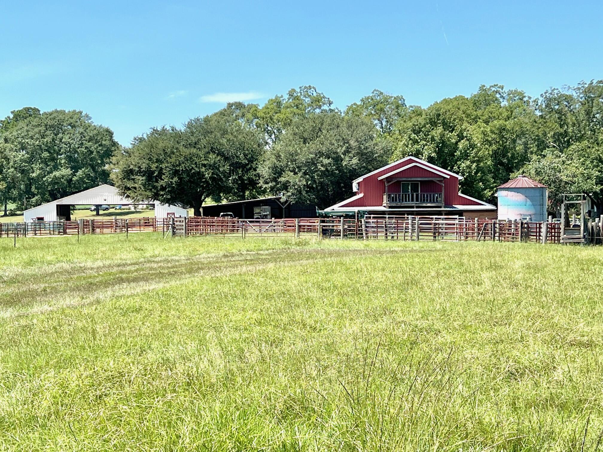 Courson Farm - Farm