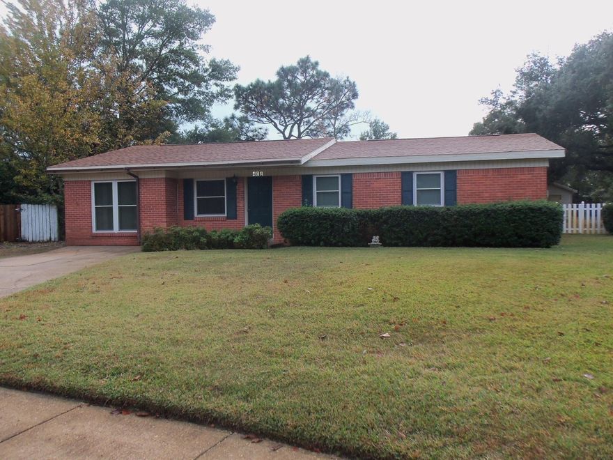 TENANT BUYING HOME. HOME HAS 10X40 SCREENED PORCH AND A LARGE 22X40 WORKSHOP/GARAGE WITH POWER. HOME WINDOWS HAVE BEEN REPLACED WITH SHATTER RESISTANT HURRICANE FORCE WINDOWS. SELLER SAYS AC & HWH RECENTLY REPLACED.