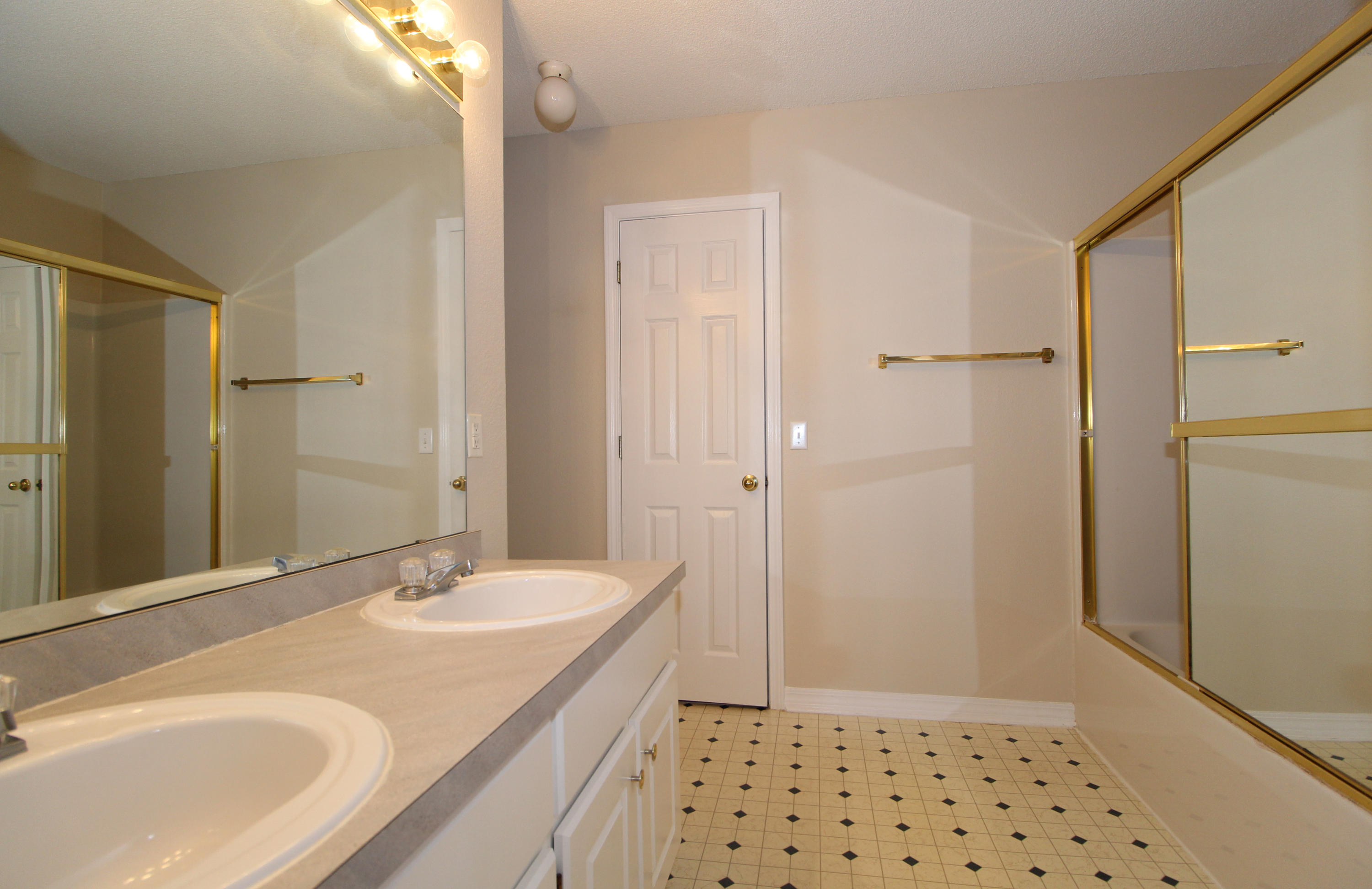 EMERALD VILLAGE S/D - Residential