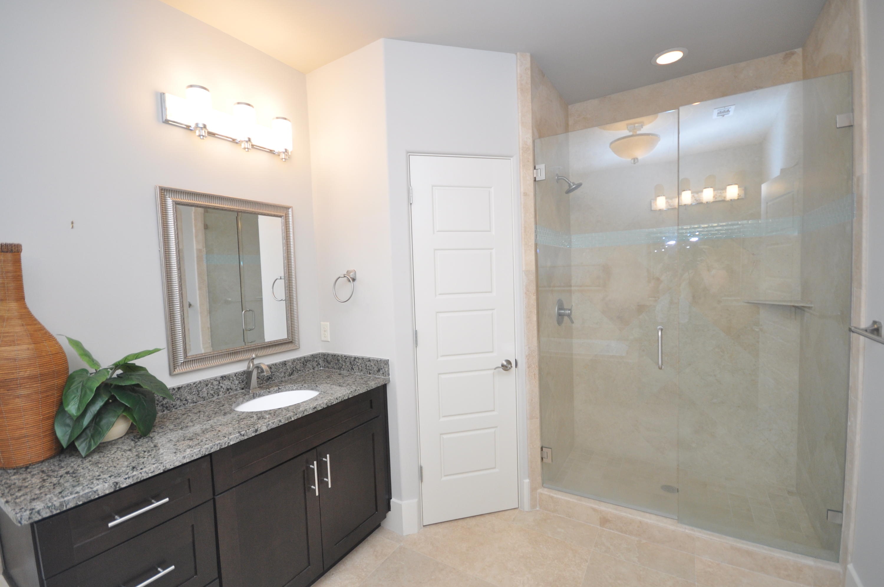 VILLA LAGO - Residential Lease