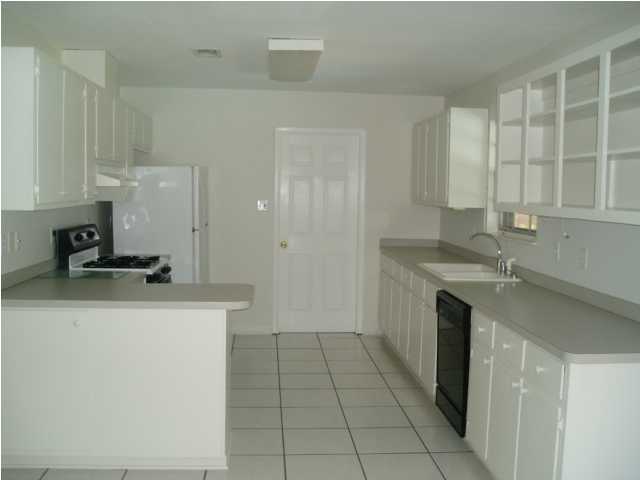 BAYSHORE PARK UNIT 2 - Residential Lease