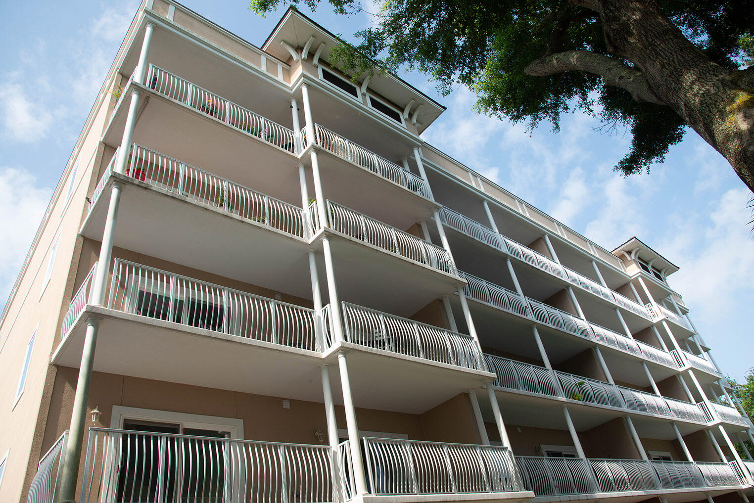 INDIANOLA ON THE WATER - Residential Lease