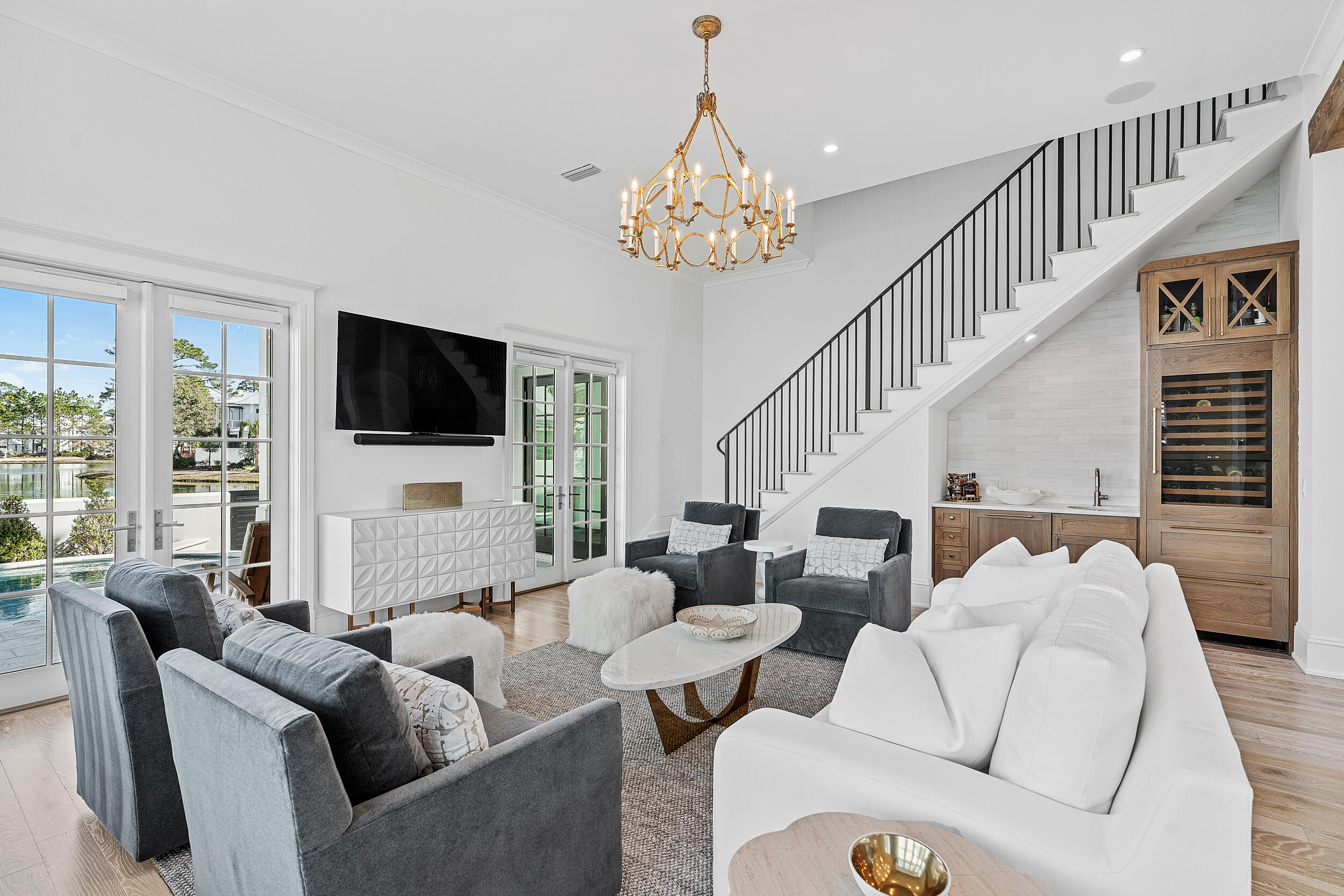 CHURCHILL OAKS - Residential