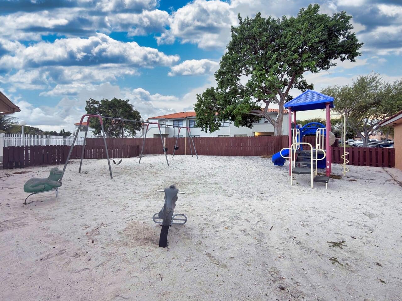 THE SEASONS VILLAS & THMS CONDO - Residential