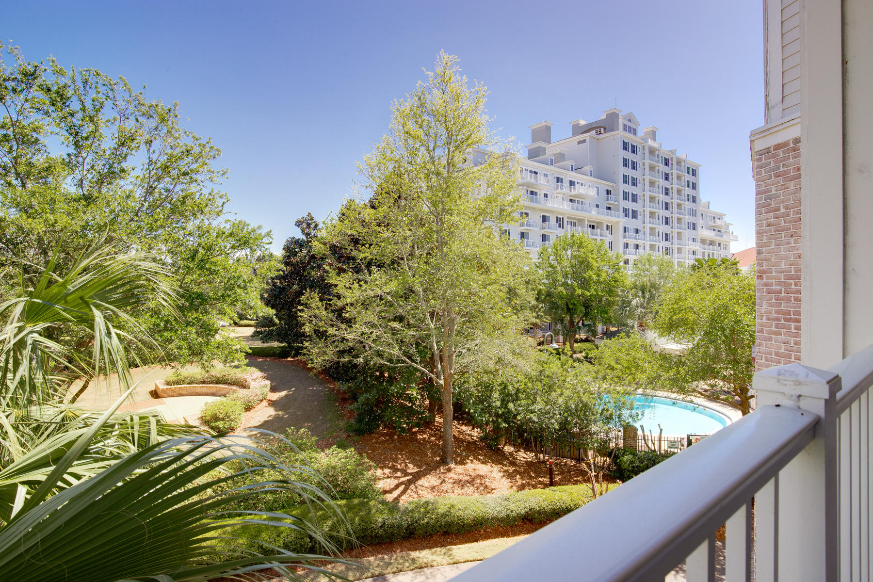 BAHIA CONDO - Residential