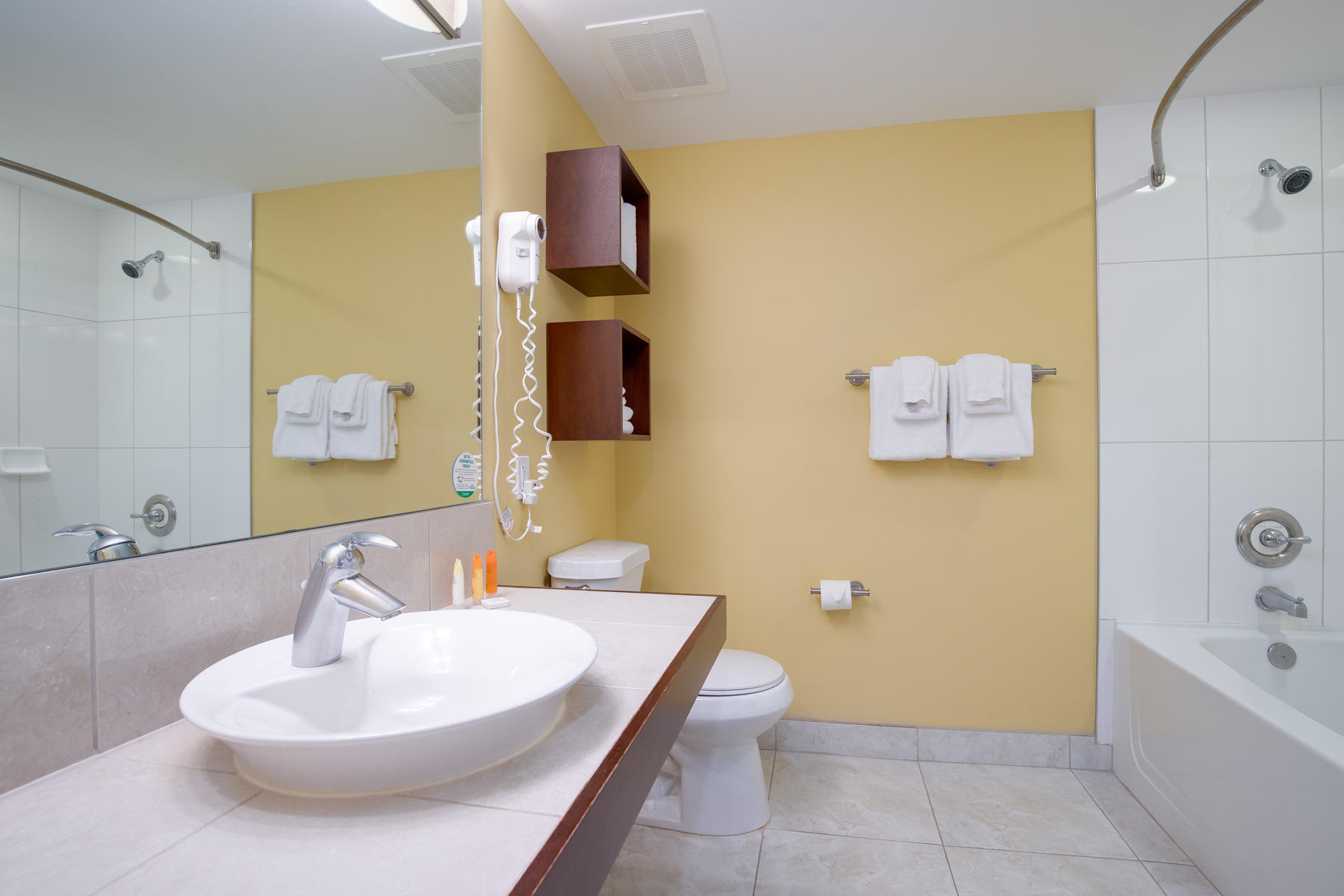 BAHIA CONDO - Residential