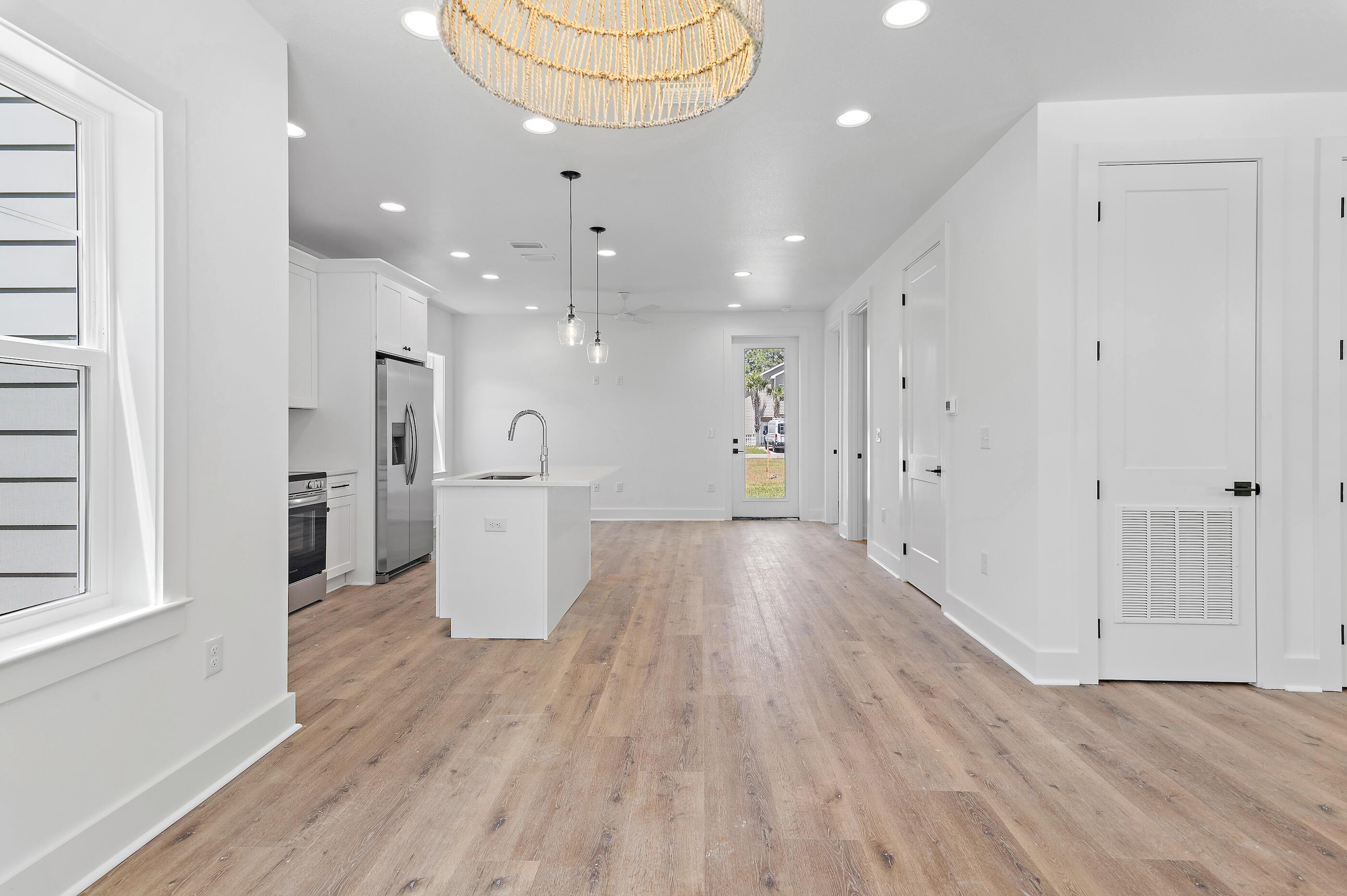 ENCHANTED ESTATES - Residential Lease