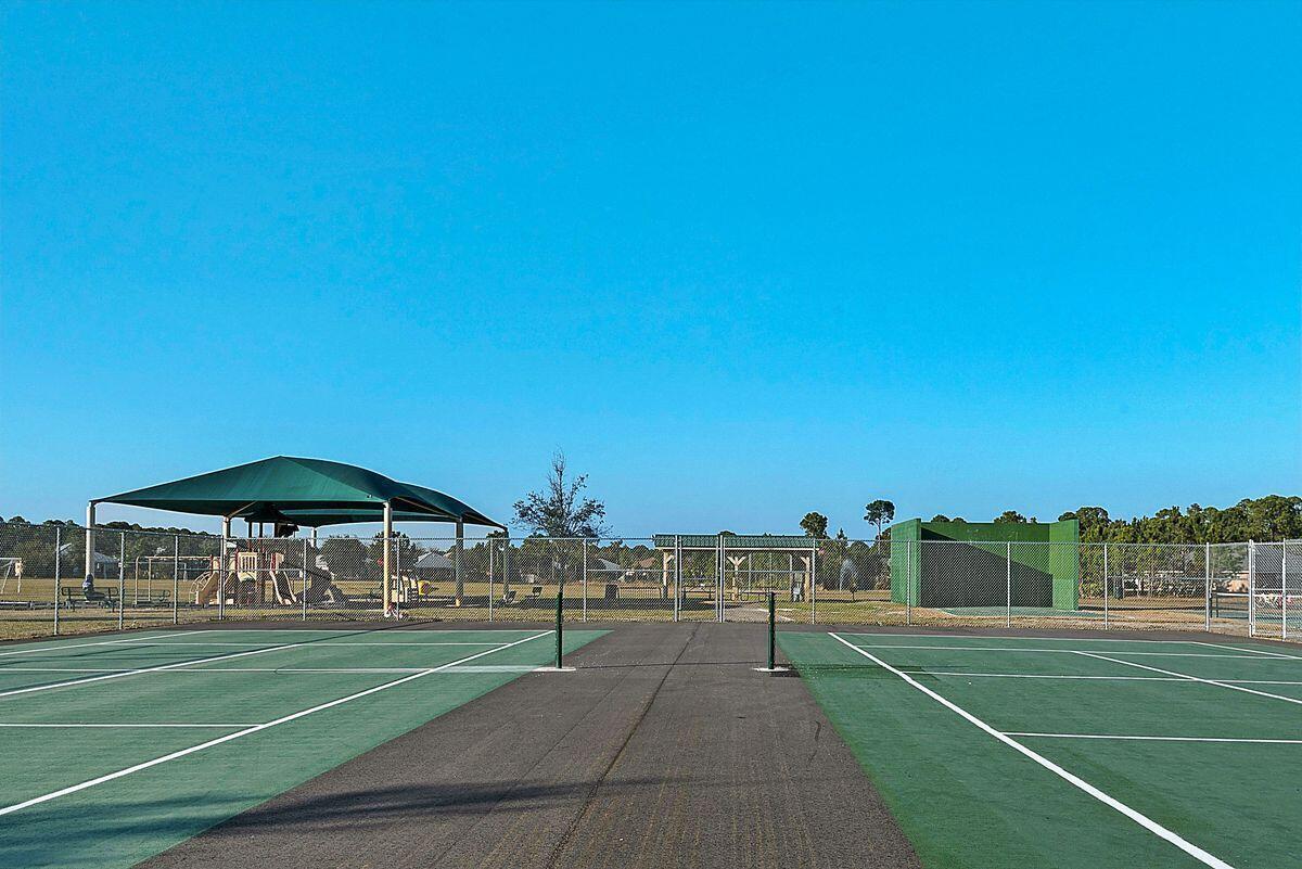 ENCHANTED ESTATES - Residential Lease