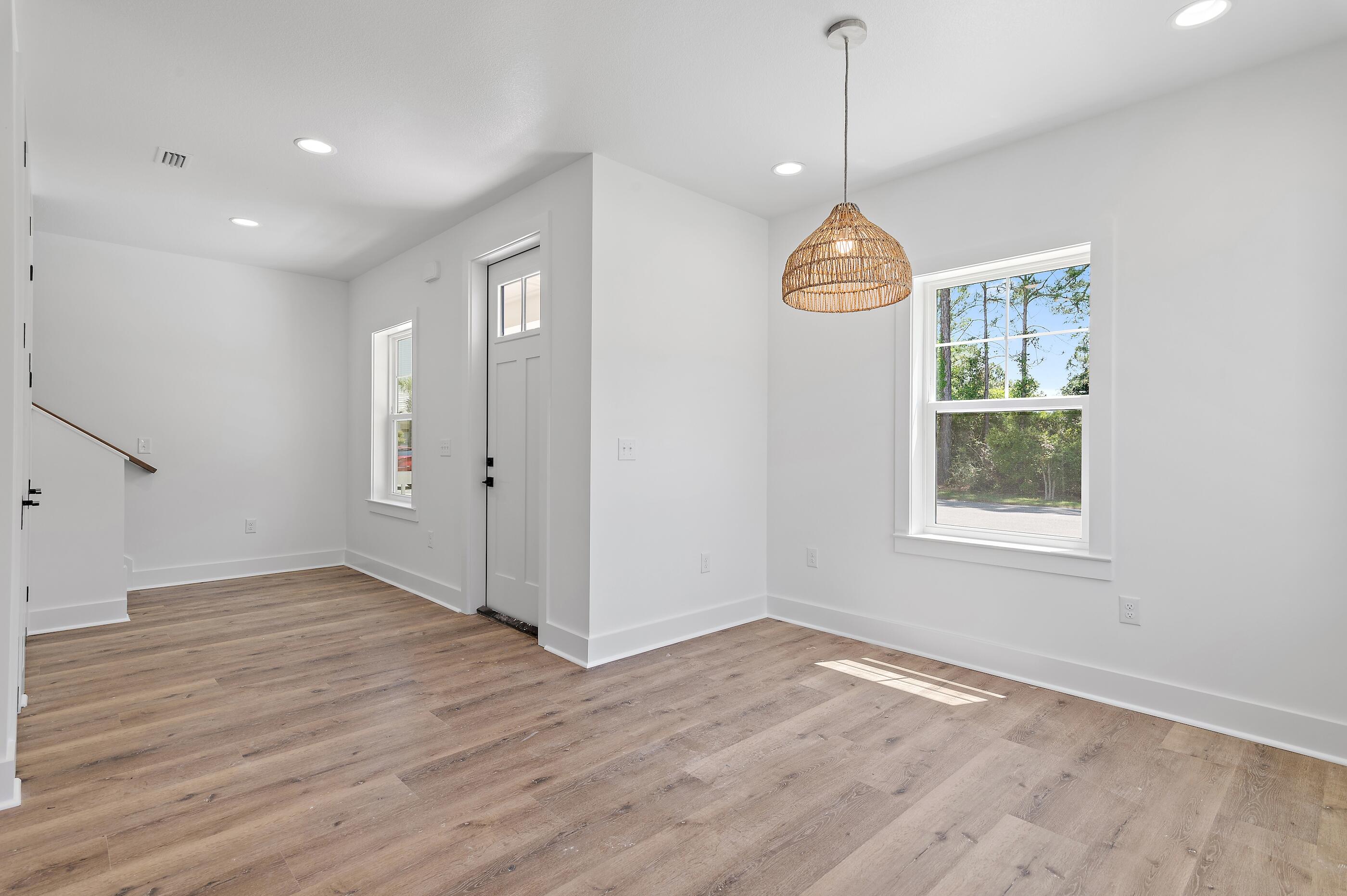 ENCHANTED ESTATES - Residential Lease